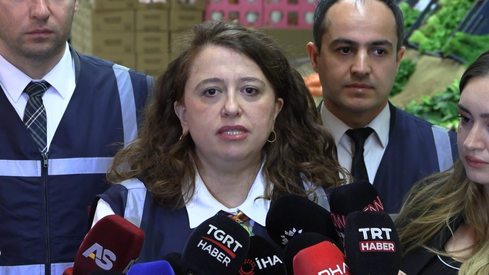 T I C A R E T B A K A N L I G I N D A N M A R K E T D E N E T I M I 1178075 349984