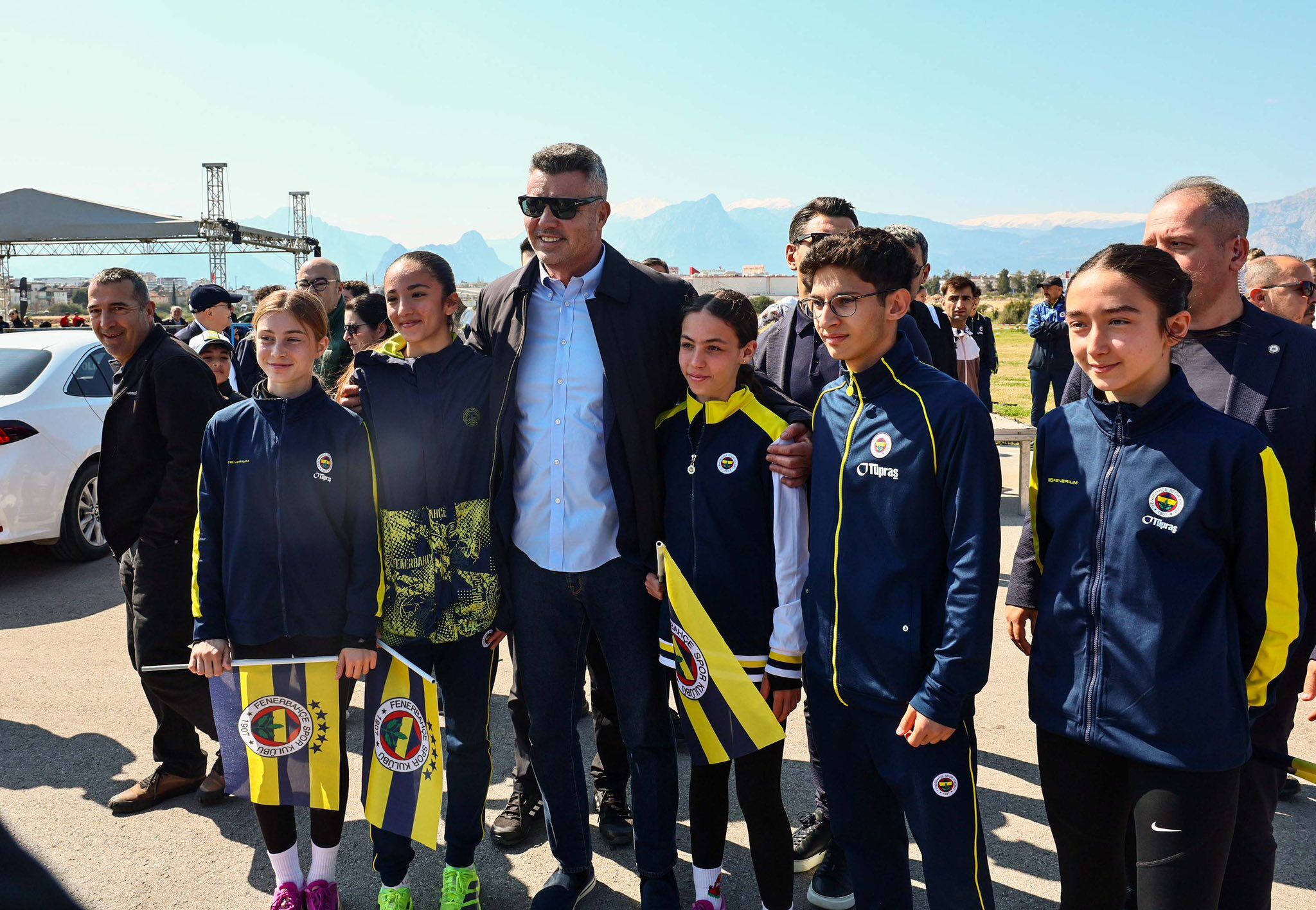 643765039 1468570314633600 8785765212935145927 N