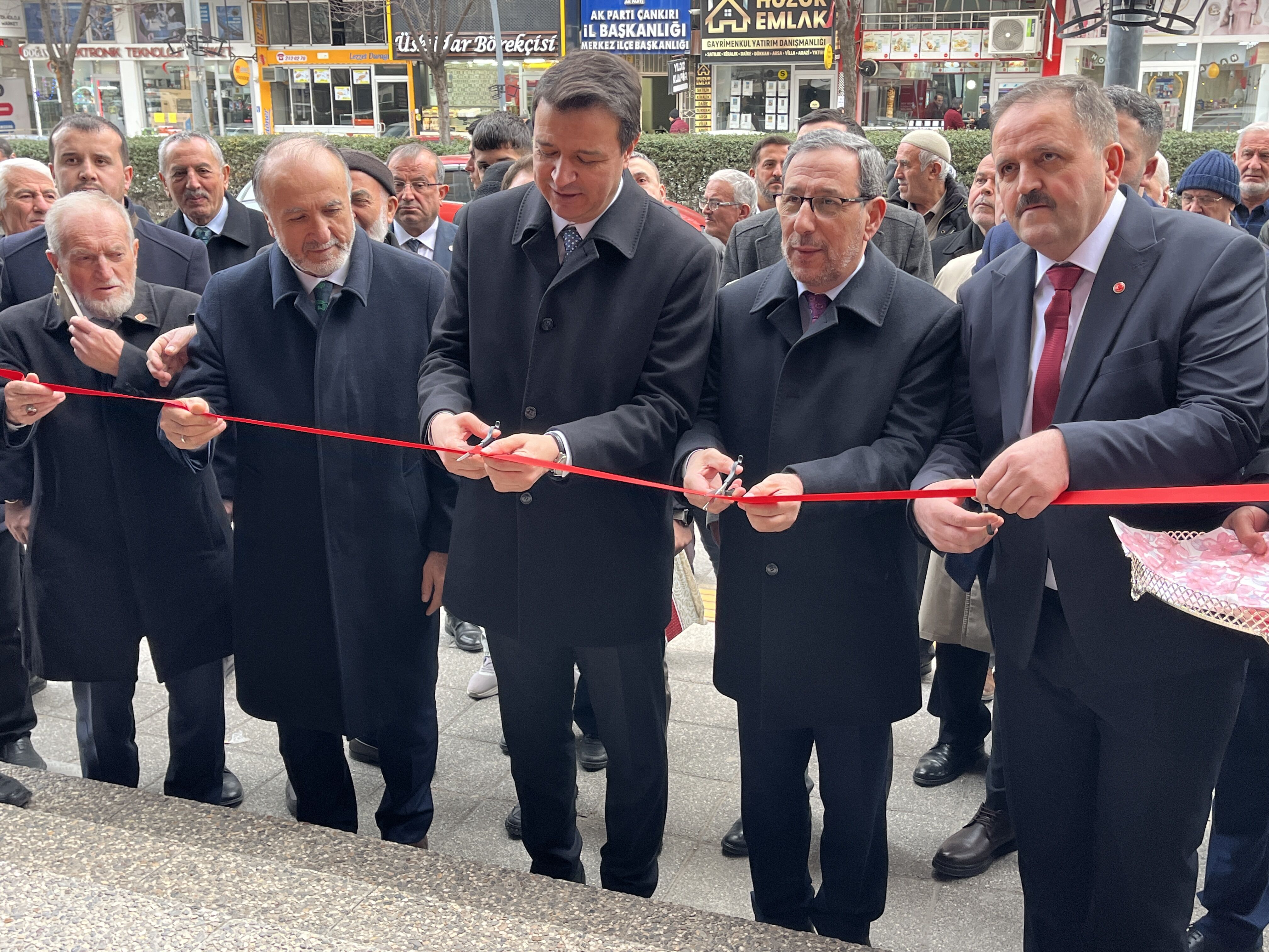 A R I K A N T U R K I Y E I L E I R A N I K A R S I K A R S I Y A 1199611 356776