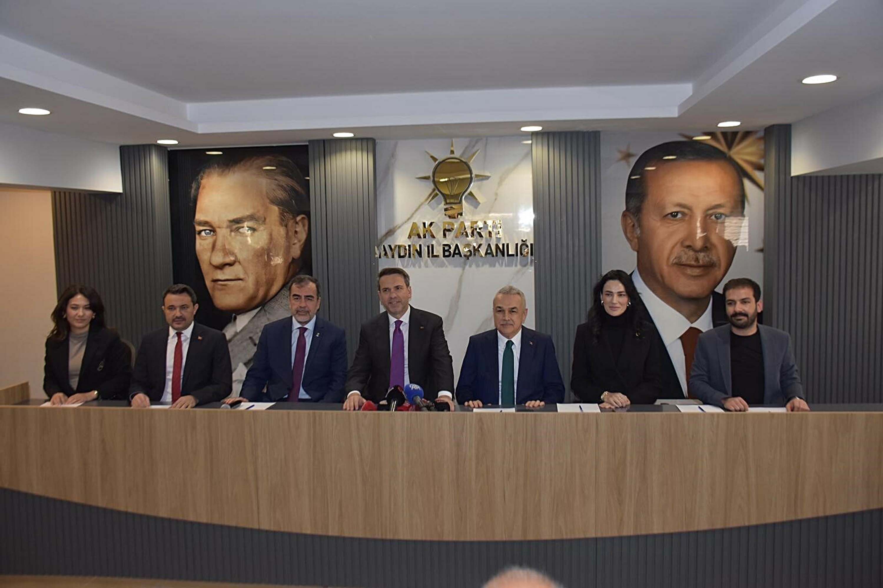 B A K A N B A Y R A K T A R H E D E F I M I Z T U R K I Y E’ Y I E N 1211539 360292