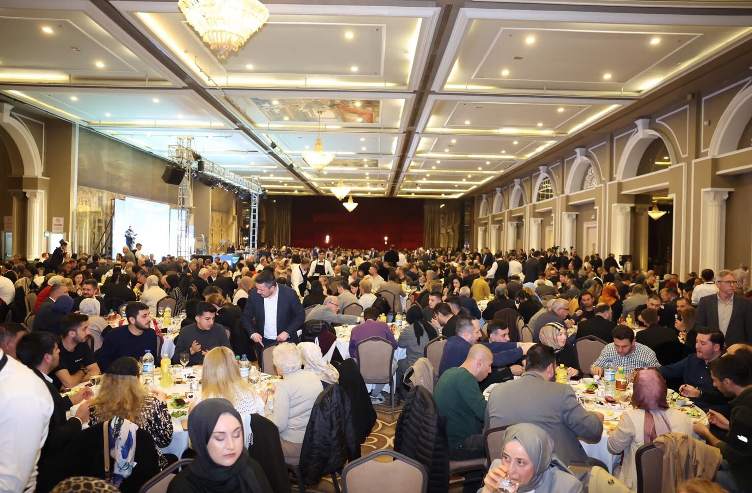 B I N A L I Y I L D I R I M L I D E R I M I Z E R D O G A N B U K 1219558 362653