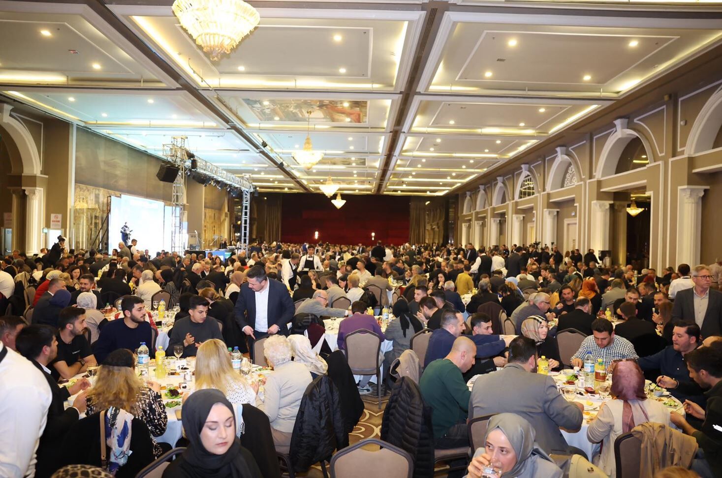 B I N A L I Y I L D I R I M L I D E R I M I Z E R D O G A N B U K 1219560 362653