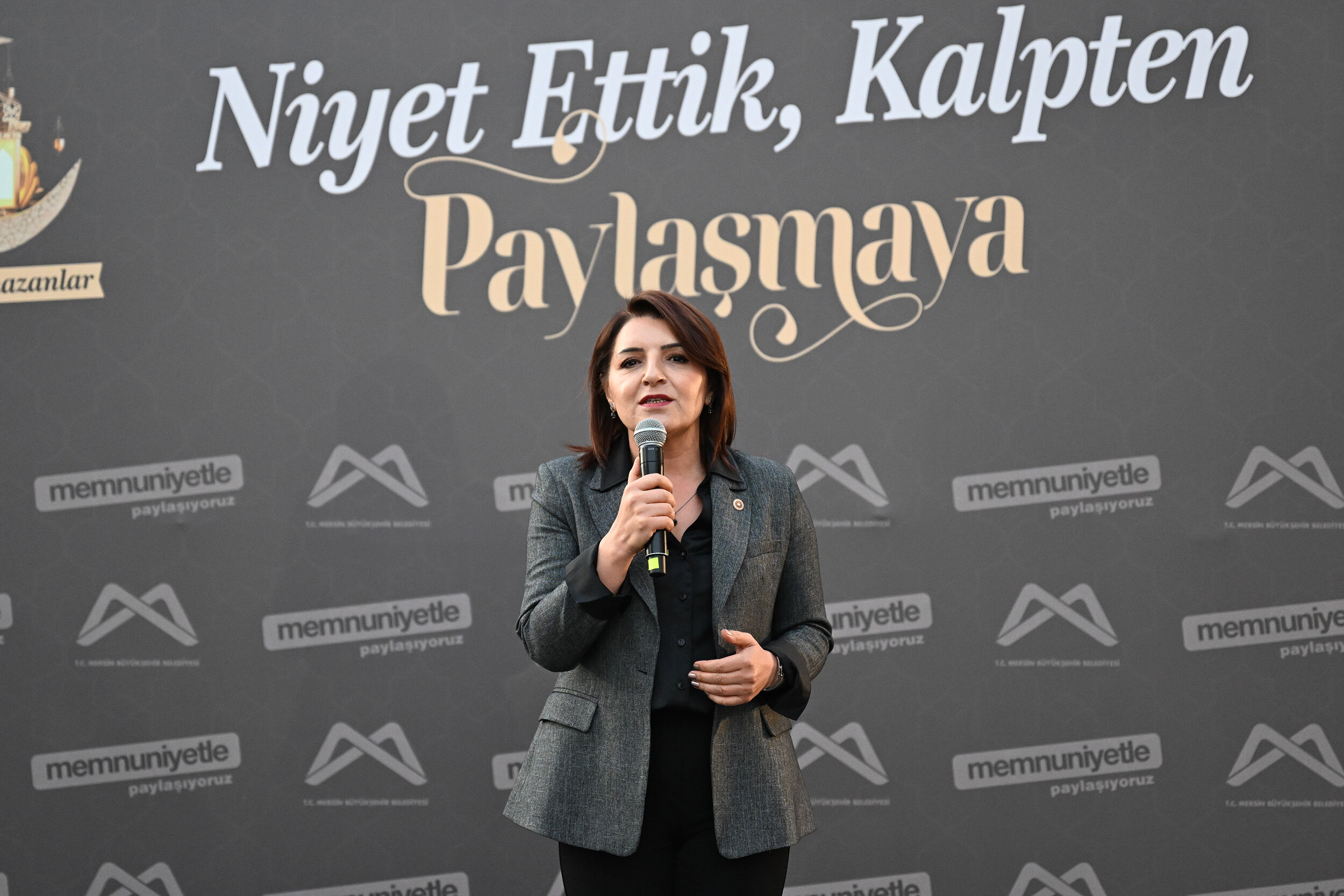 Başkan Seçer Ve Meral Seçer, Akdeni̇z’de Yurttaşlarla İftar Sofrasinda Buluştu (14)