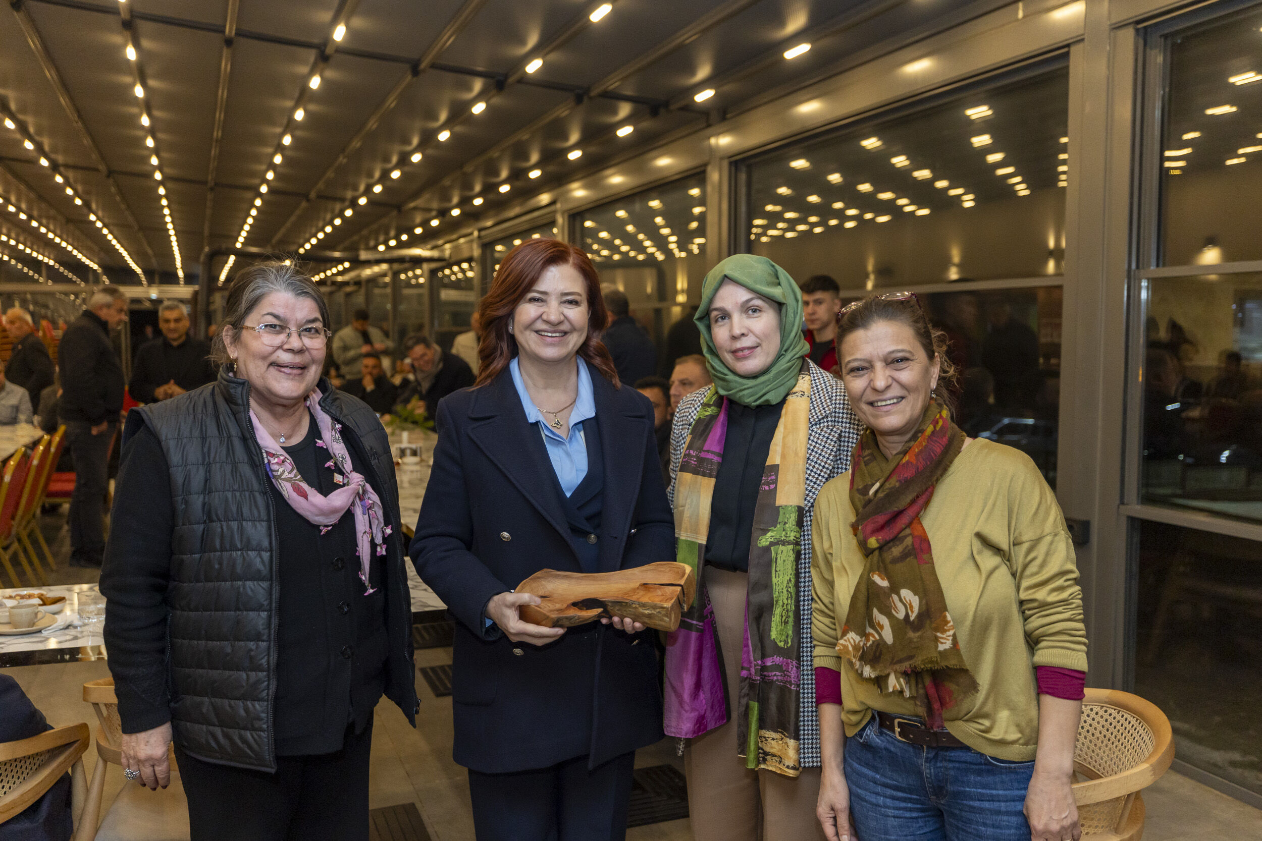 Başkan Seçer Ve Meral Seçer Çamliyayla’da İftar Sofrasinda Yurttaşlarla Buluştu (4)