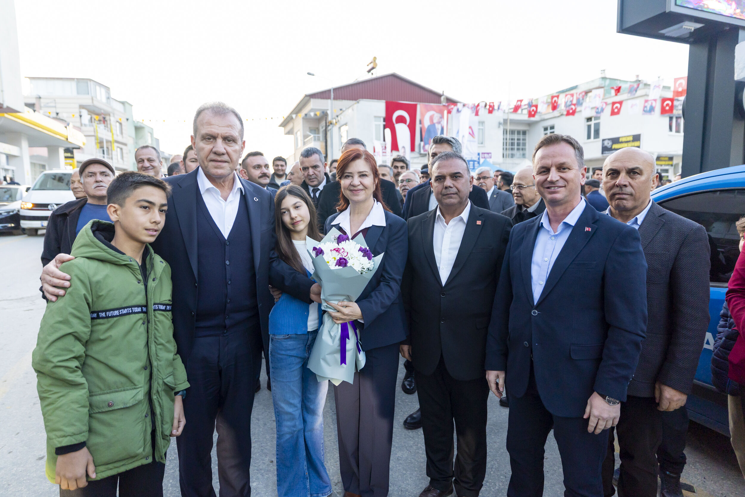 Başkan Seçer Ve Meral Seçer Gülnarlilarla İftar Sofrasinda Buluştu (2)