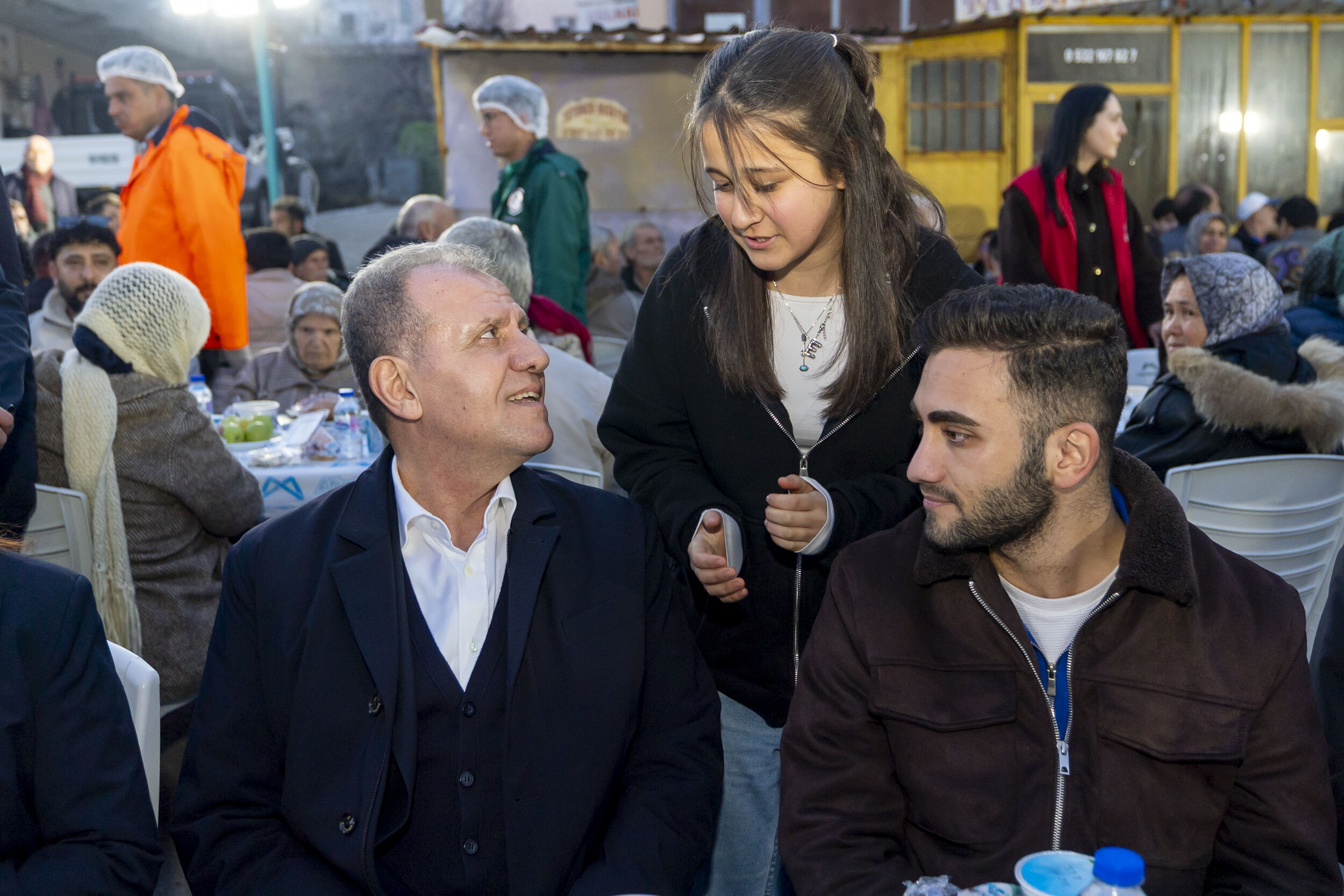 Başkan Seçer Ve Meral Seçer Gülnarlilarla İftar Sofrasinda Buluştu (4)