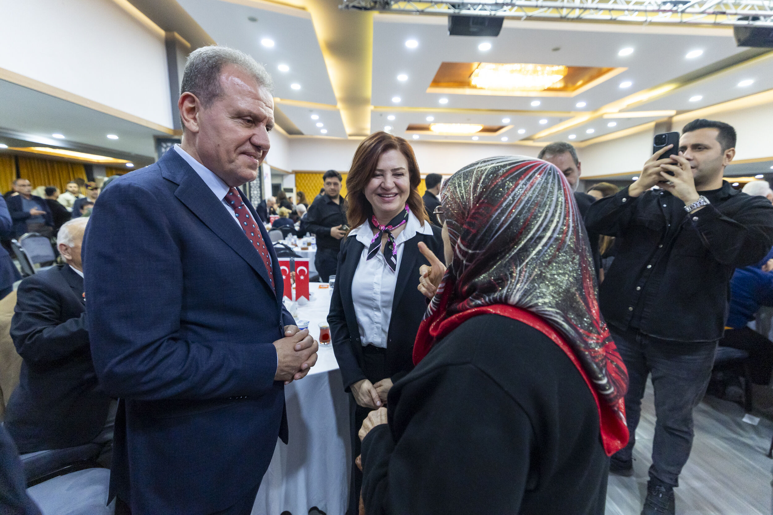 Başkan Seçer Ve Meral Seçer Şehi̇t Ai̇leleri̇, Gazi̇ler Ve Gazi̇ Yakinlari İle İftar Sofrasinda Buluştu (7)