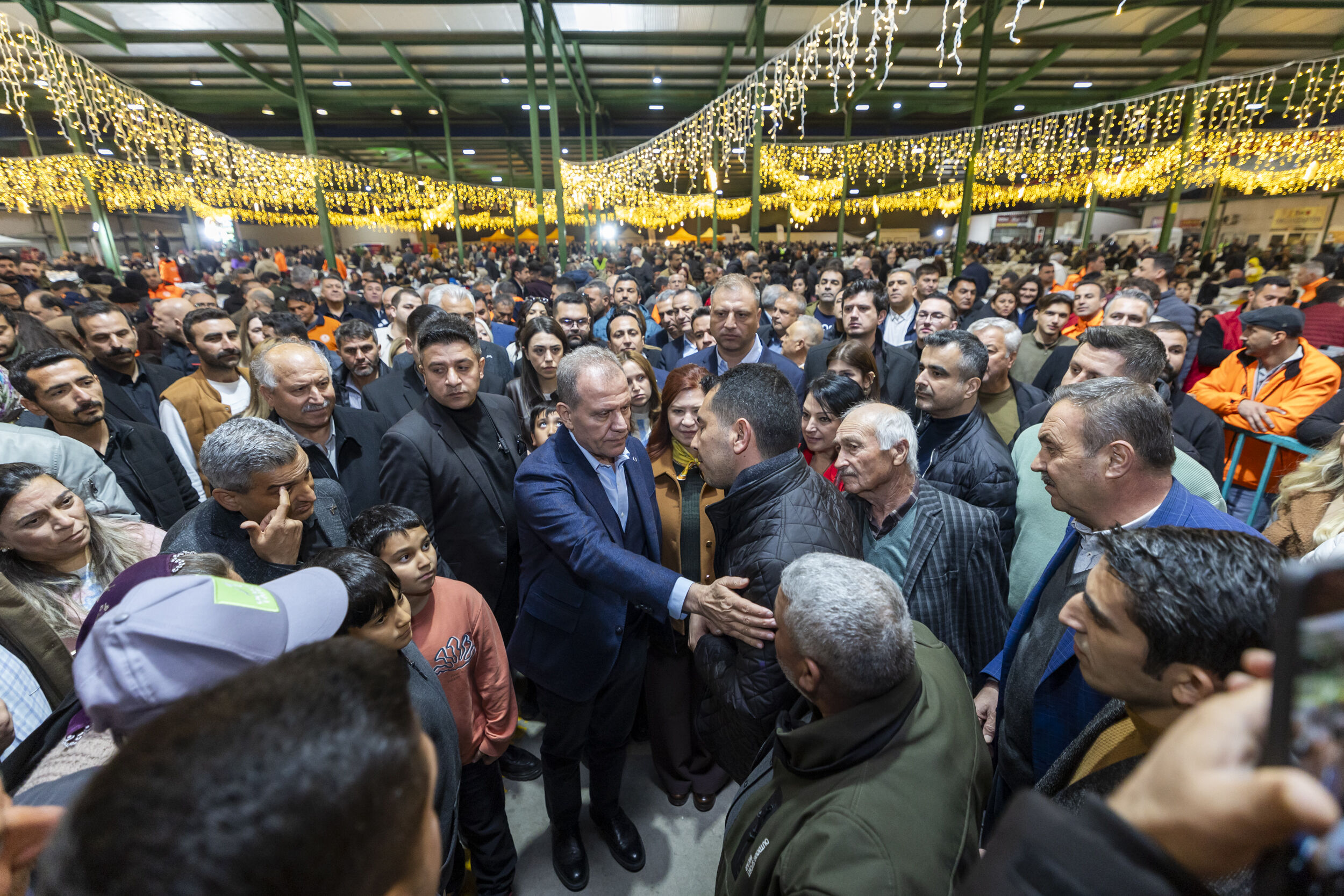 Başkan Seçer Ve Meral Seçer Tarsuslularla İftar Sofrasinda Buluştu (5)