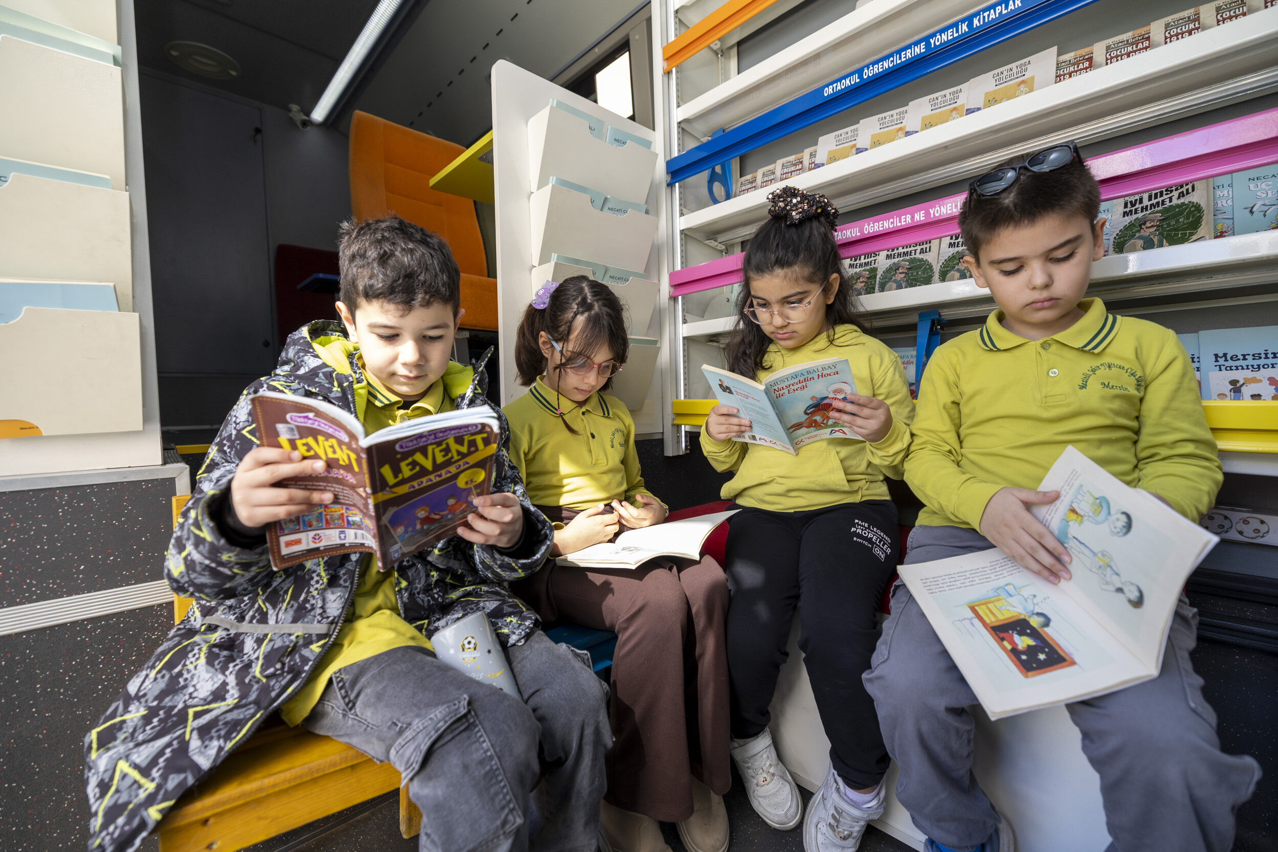 Büyükşehi̇r İle Çocuklar Ti̇yatro’dan Kütüphane’ye Uzanan Güzel Bi̇r Gün Geçi̇rdi̇ (1)