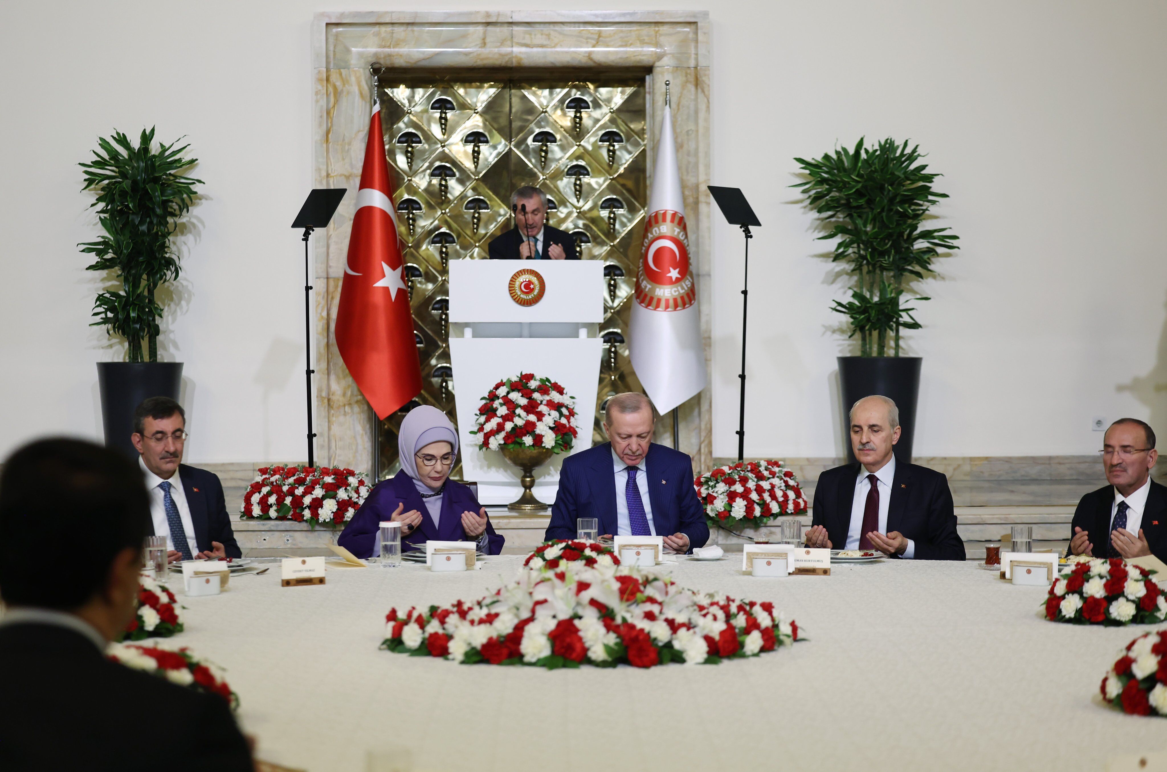 C U M H U R B A S K A N I E R D O G A N C A T I S M A Y E R I N E M U 1194882 355255