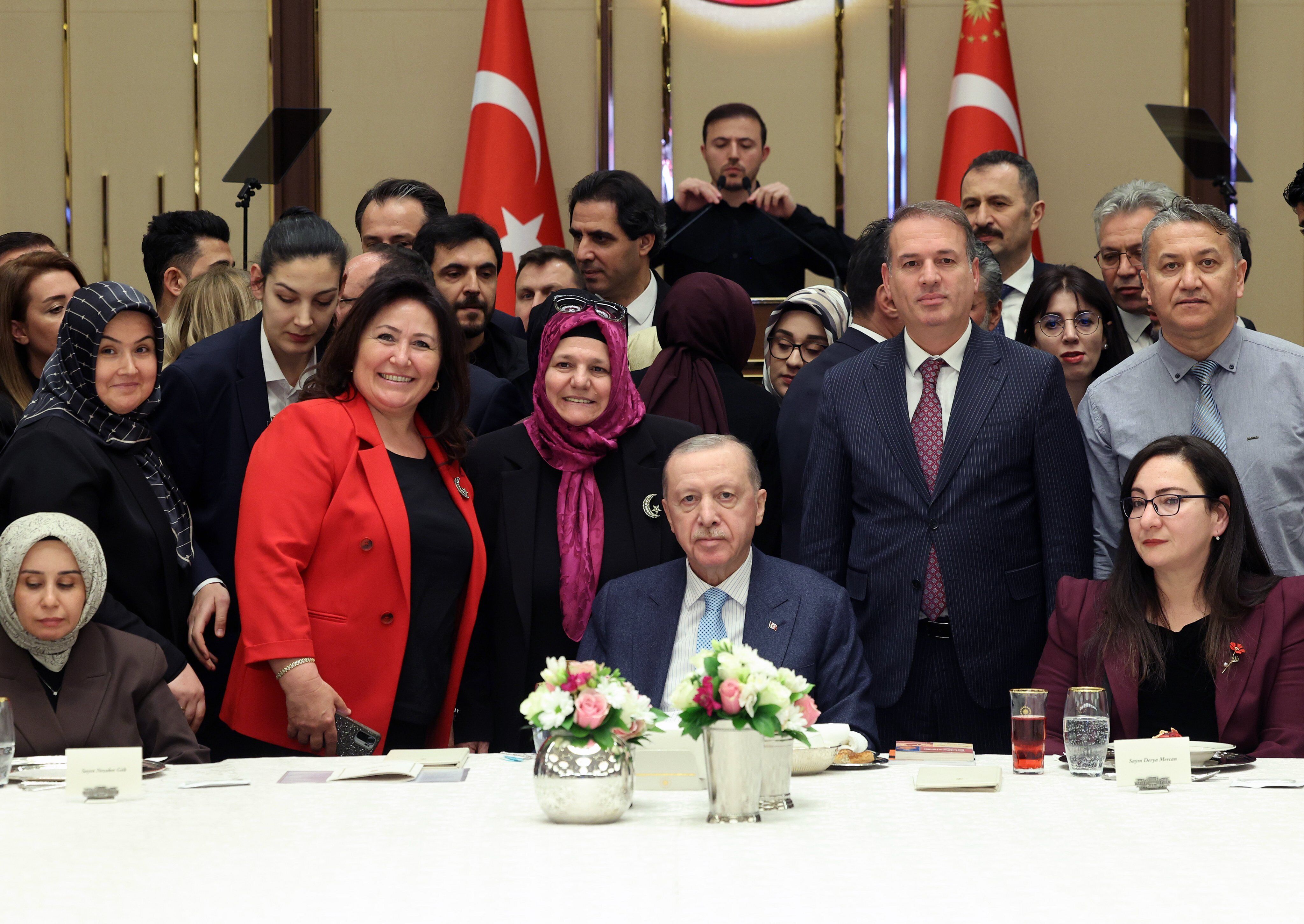 C U M H U R B A S K A N I E R D O G A N E G I T I M D E T A R I H I N 1219512 362635