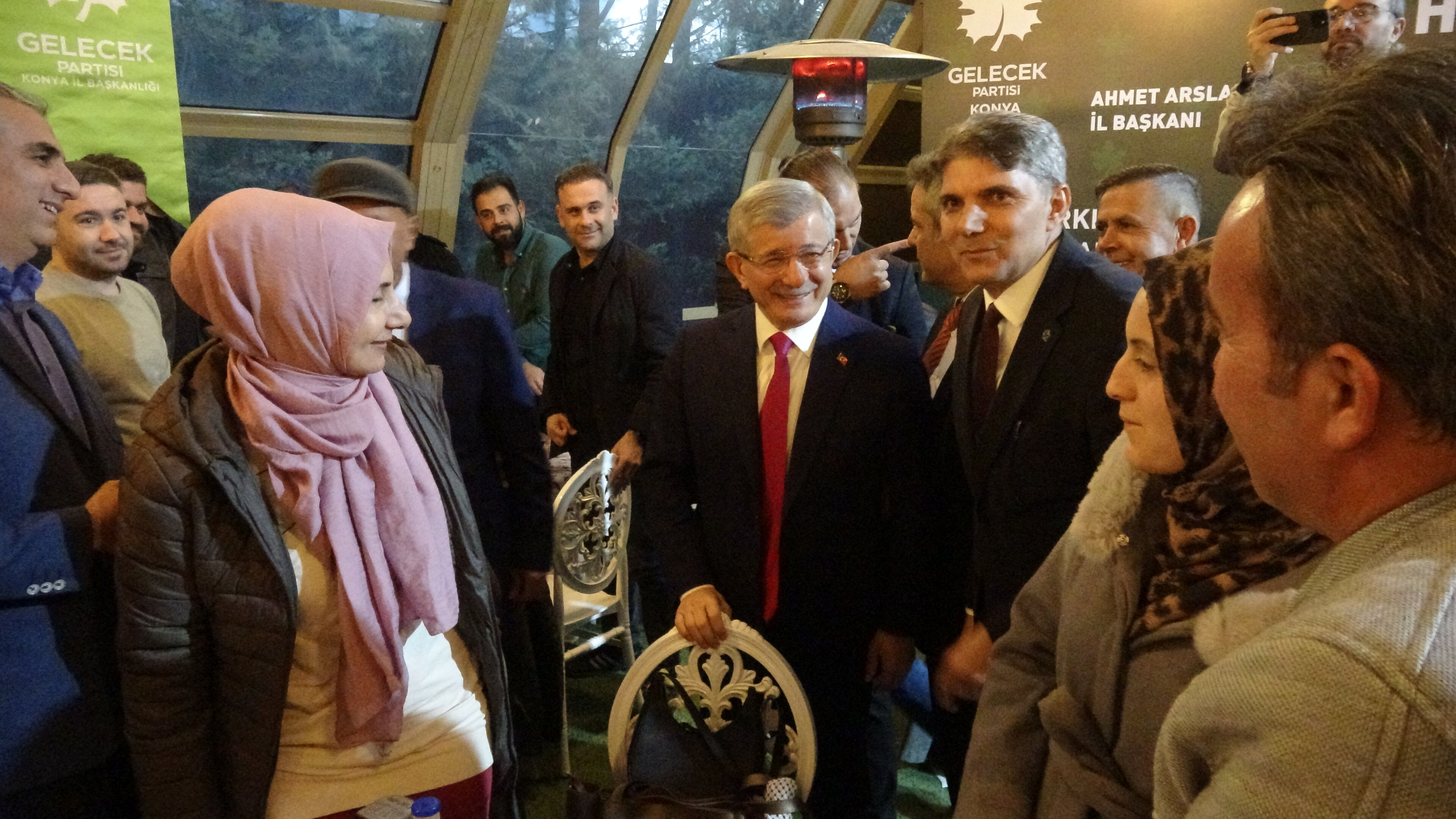 D A V U T O G L U N E T A N Y A H U T R U M P I K I L I S I K A R S I 1207950 359219