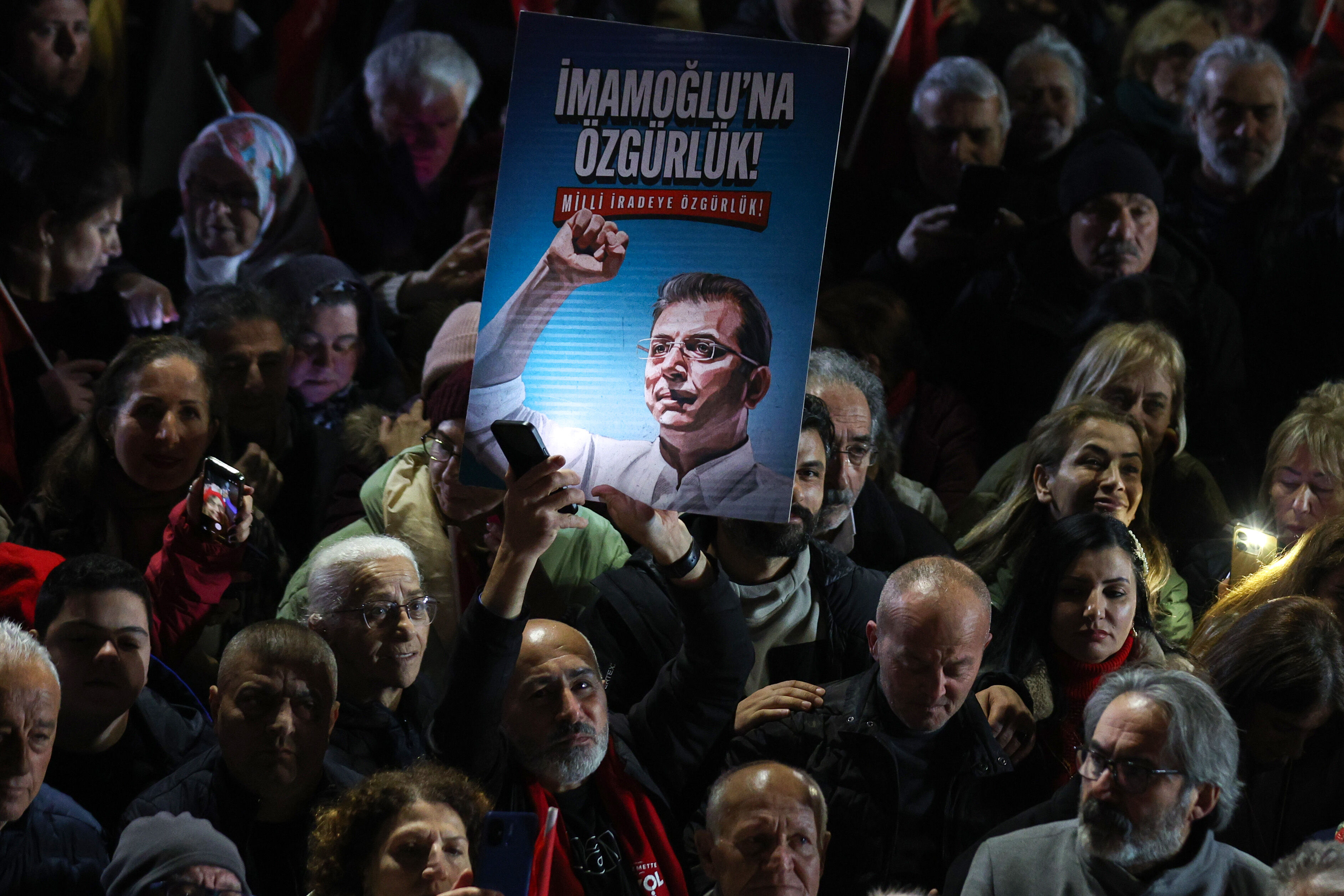 I S T A N B U L O Z G U R O Z E L P E N D I K T E K I M I L L E 1208060 359262