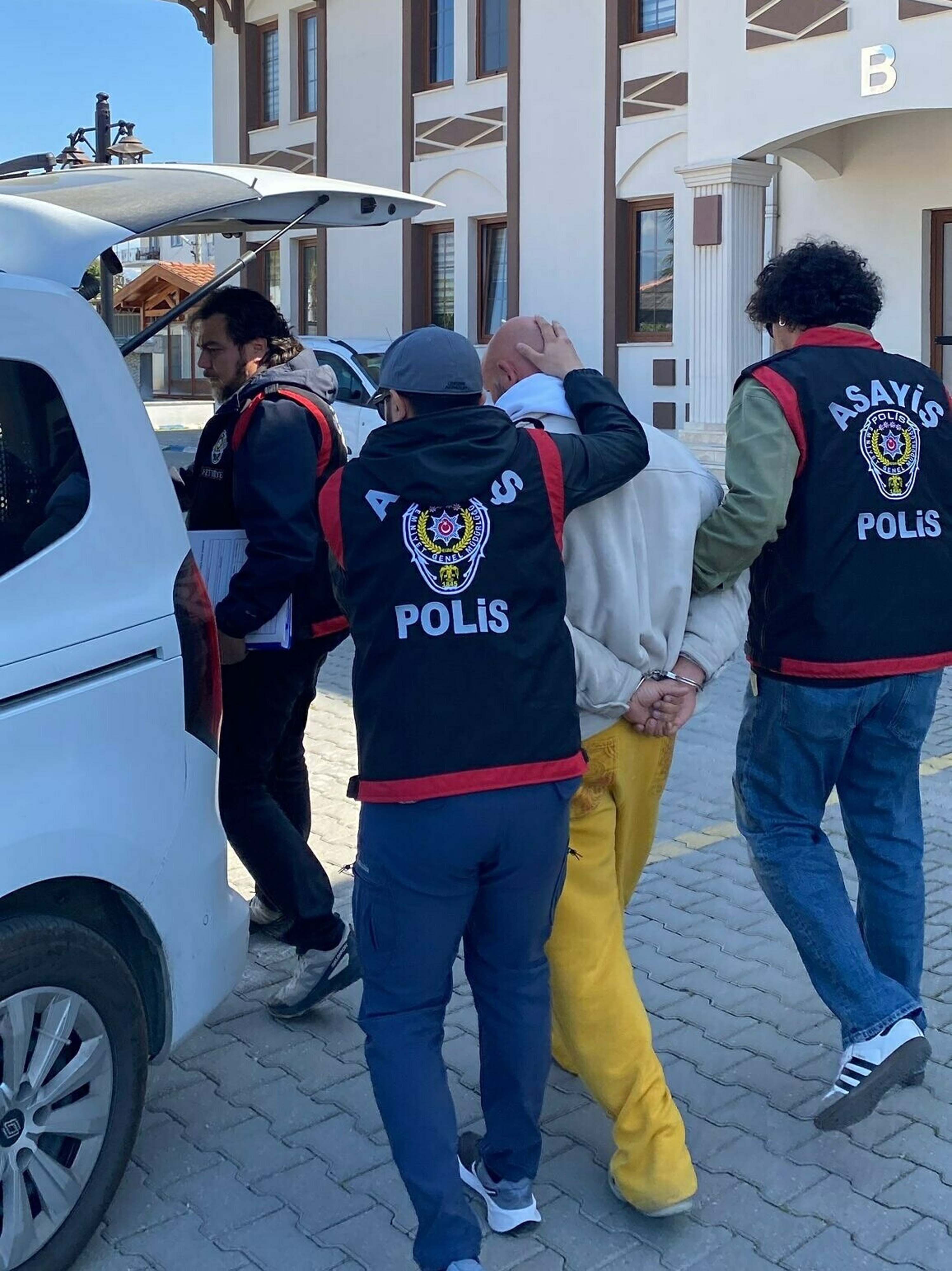 K A D E S I H B A R I N A G I D I L E N E V D E E S R A R V E S I 1211240 360181