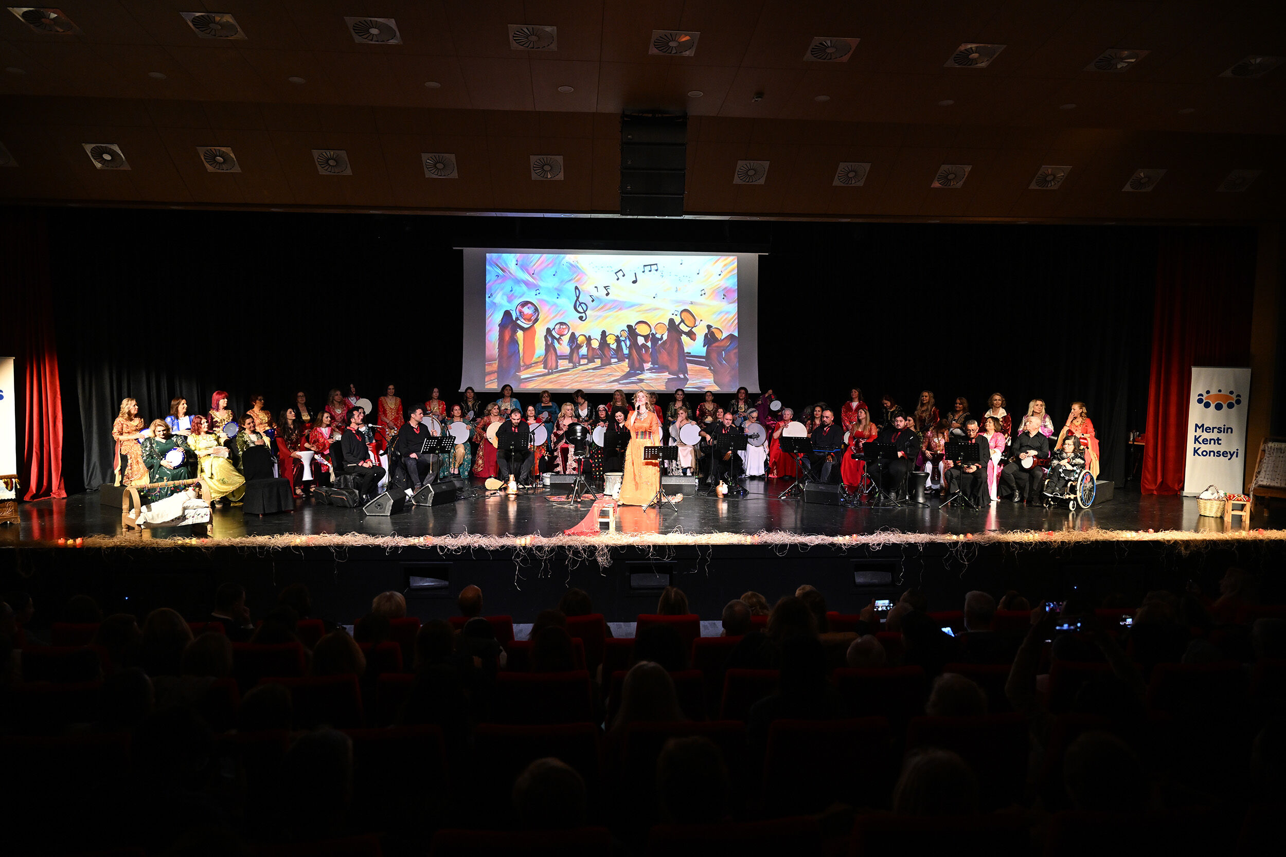 Mersi̇n Büyükşehi̇r’de Kadinlarin Sesi̇ Ezgi̇ler Ve Danslarla Yükseldi̇ (6)