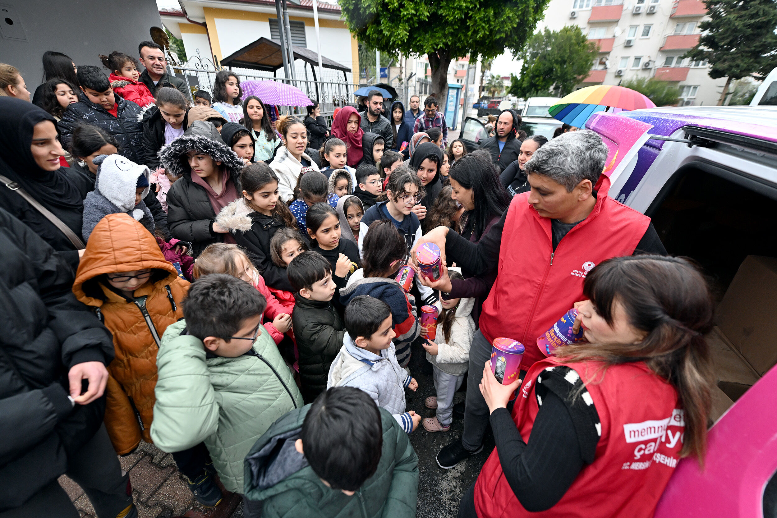 Mersi̇n Büyükşehi̇r’den 13 İlçede 60 Bi̇n Çocuğa Bayram Hedi̇yesi̇ (8)