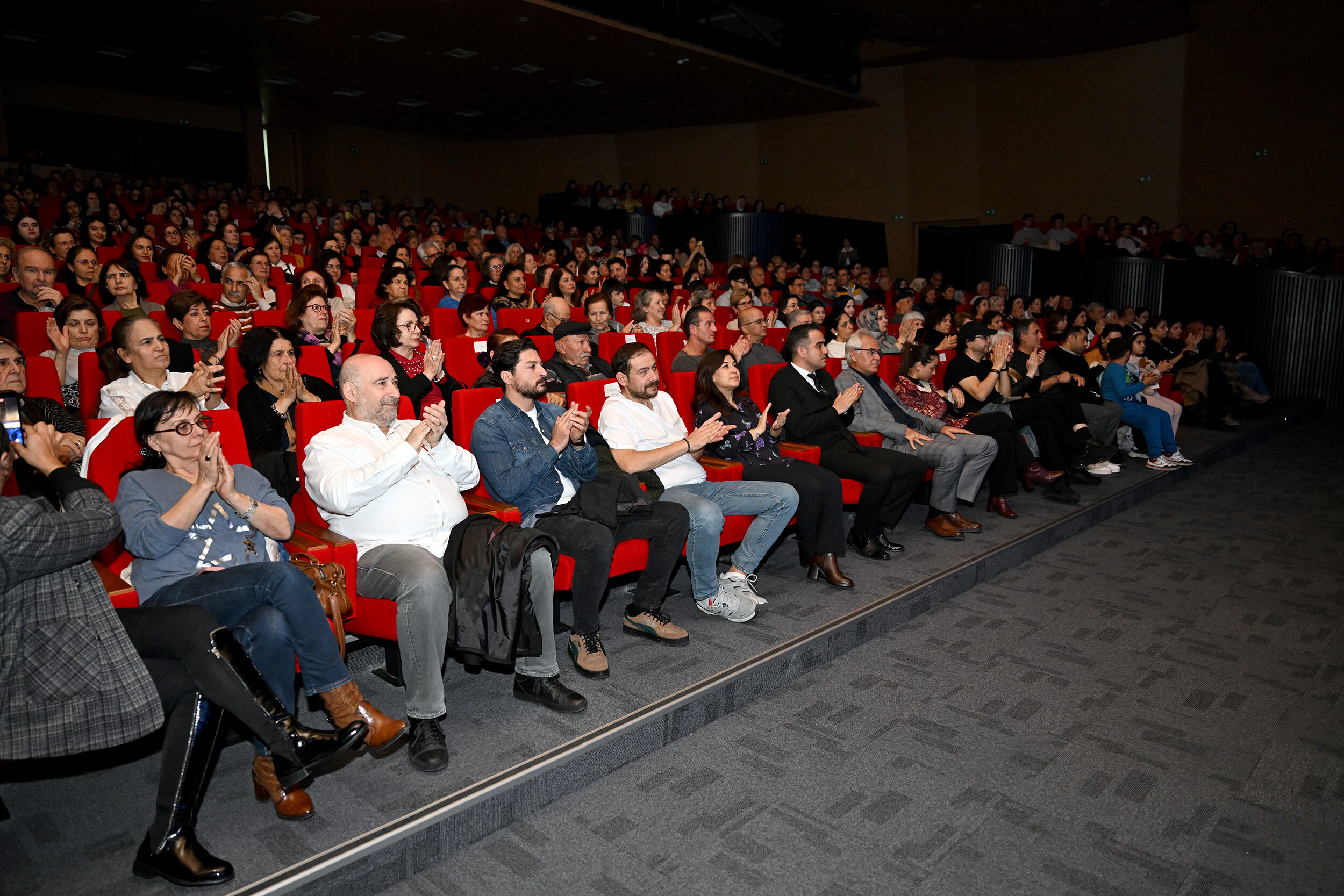 Mersi̇n Şehi̇r Ti̇yatrosu’ndan ‘27 Mart Dünya Ti̇yatro Günü Bi̇ldi̇ri̇si̇’ (2)