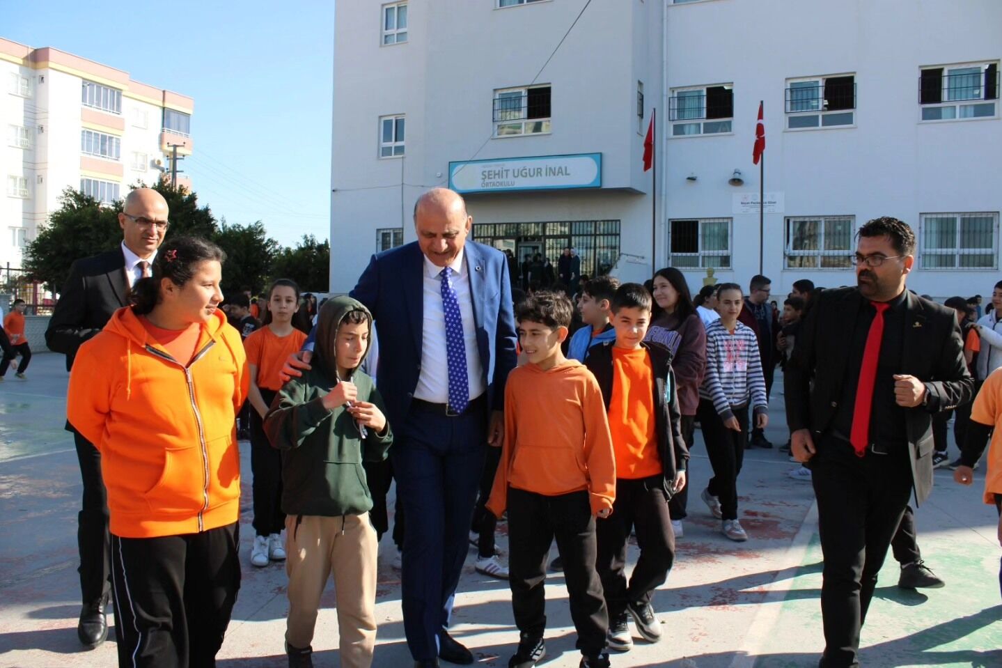 659164579 1758904545494654 2339144832196554689 N