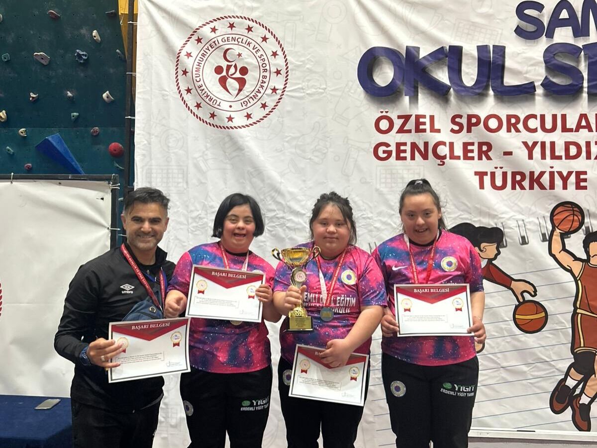 670439915 18077522924422576 1482518610245094898 N