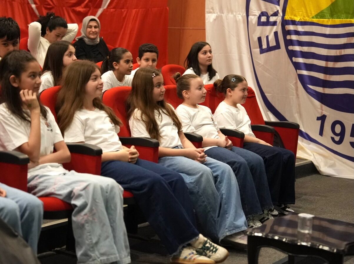 681291631 17950249359136662 2665789999091705362 N