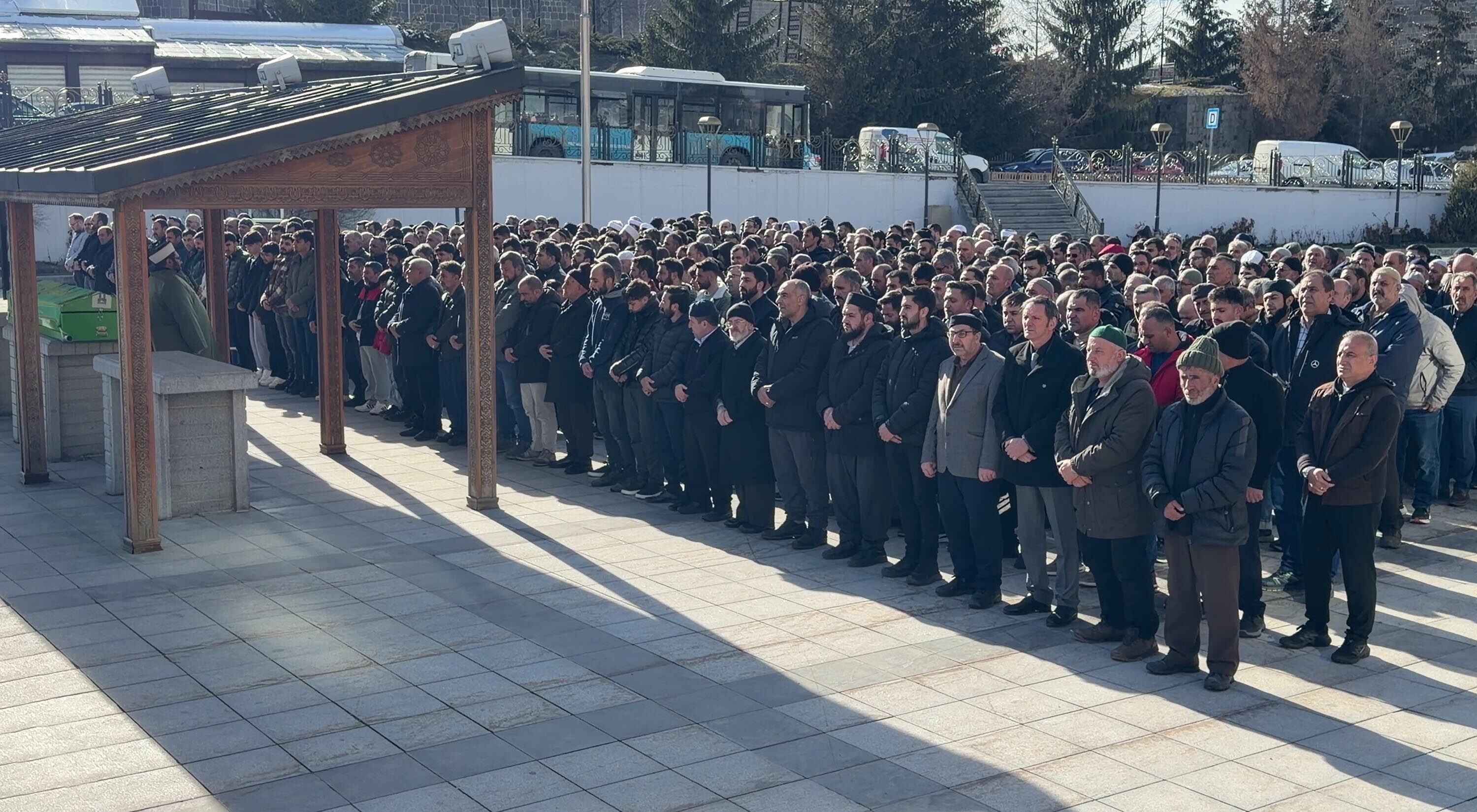 A L K O L L U S U R U C U N U N C A R P T I G I ‘ A L P E R E N’ H A Y 1253064 372895