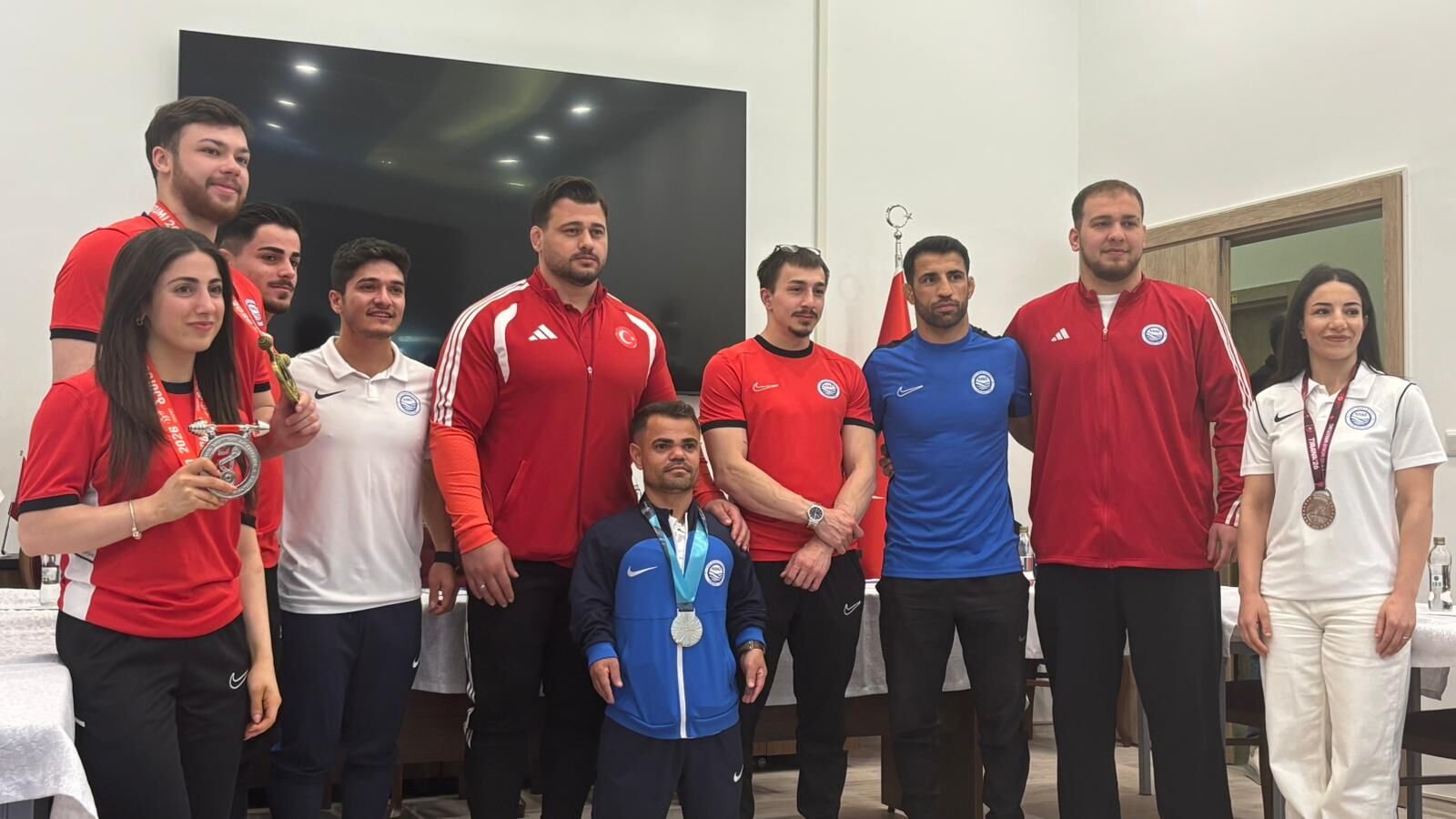 A V R U P A G U R E S V E H A L T E R S A M P I Y O N A L A R I N D A 1284914 382308