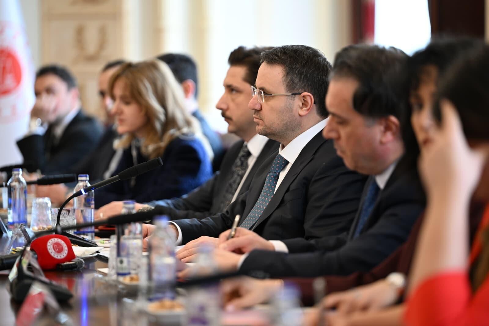 B A K A N G U R L E K H O L L A N D A A D A L E T V E G U V E N L I 1240255 368945