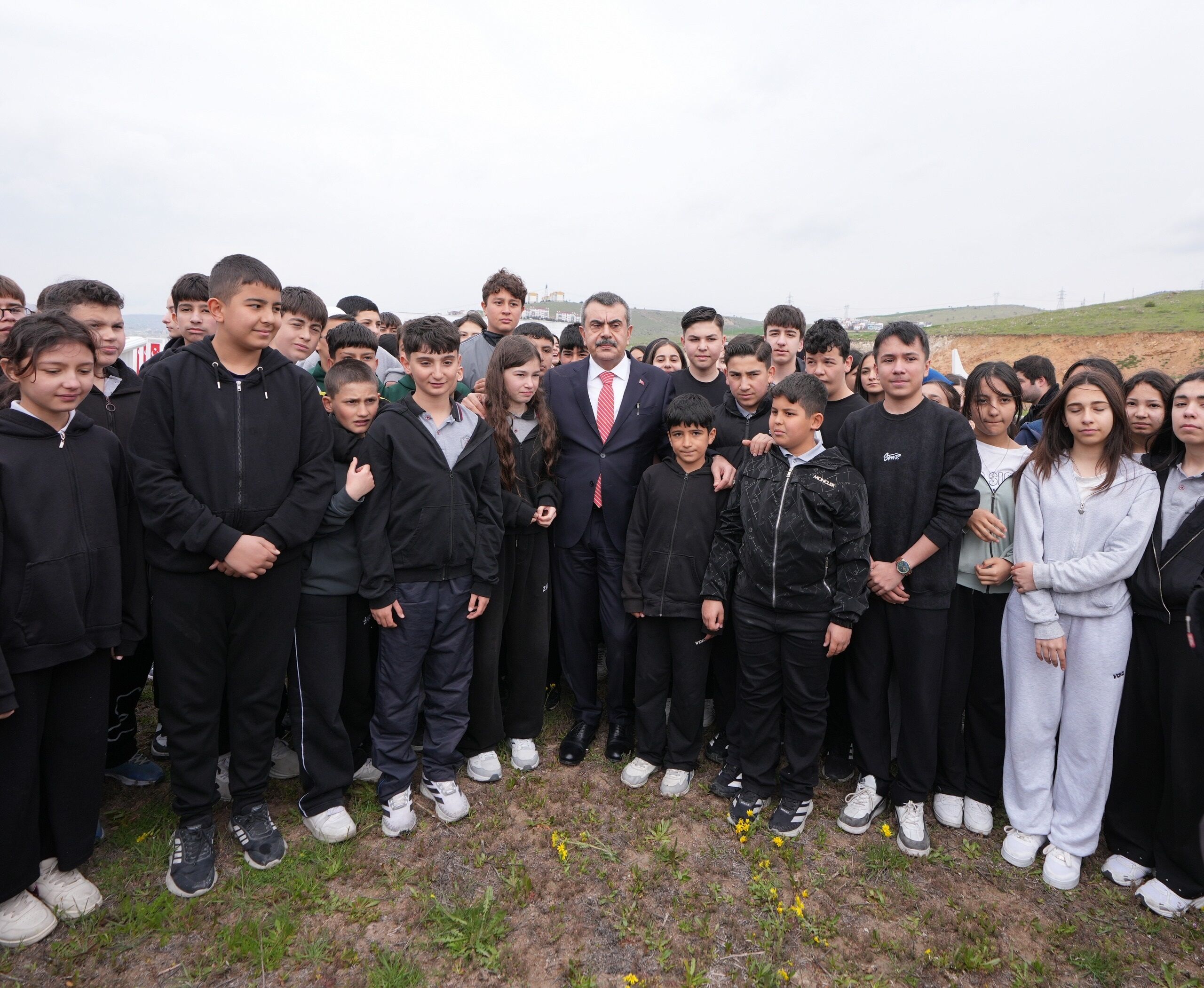 B A K A N T E K I N O K U L L A R D A G U V E N L I K T E D B I R L E 1272437 378727