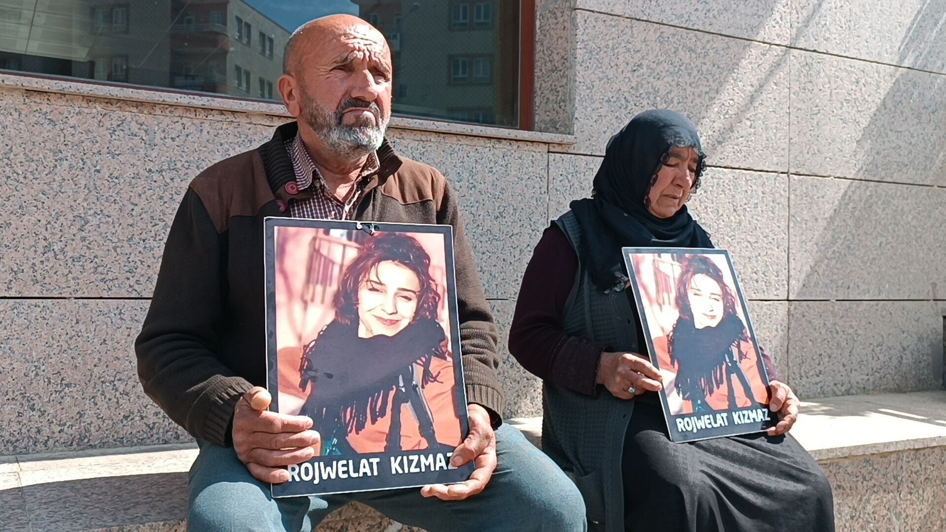 B A R A J G O L U N D E C A N S I Z B E D E N I B U L U N A N R O J V 1281164 381195