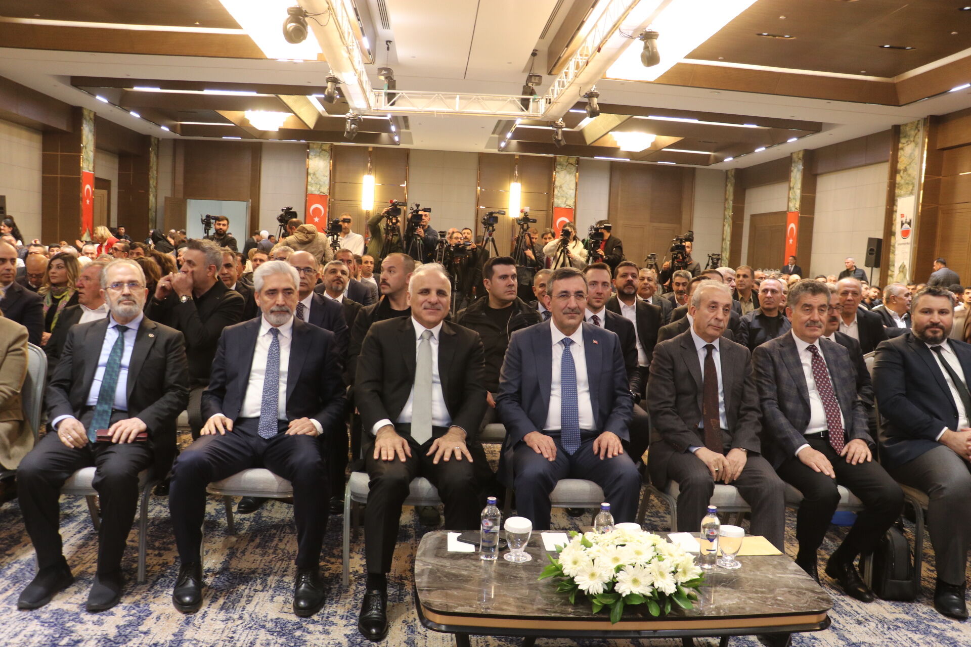 C E V D E T Y I L M A Z S A V A S B I R A N O N C E S O N A E R 1254746 373391