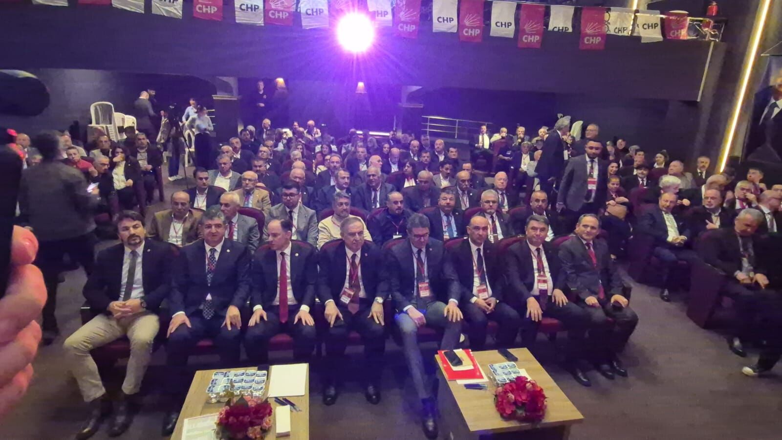 C H P’ L I A Y T E K I N O N U M U Z D E K I T E K S E C E N E K S 1263807 376160