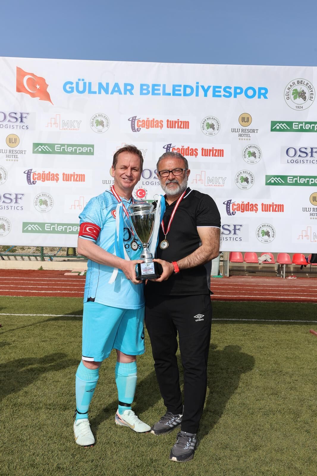 F70716C3 B52D 4F6C A671 9E40E9A3Bf03