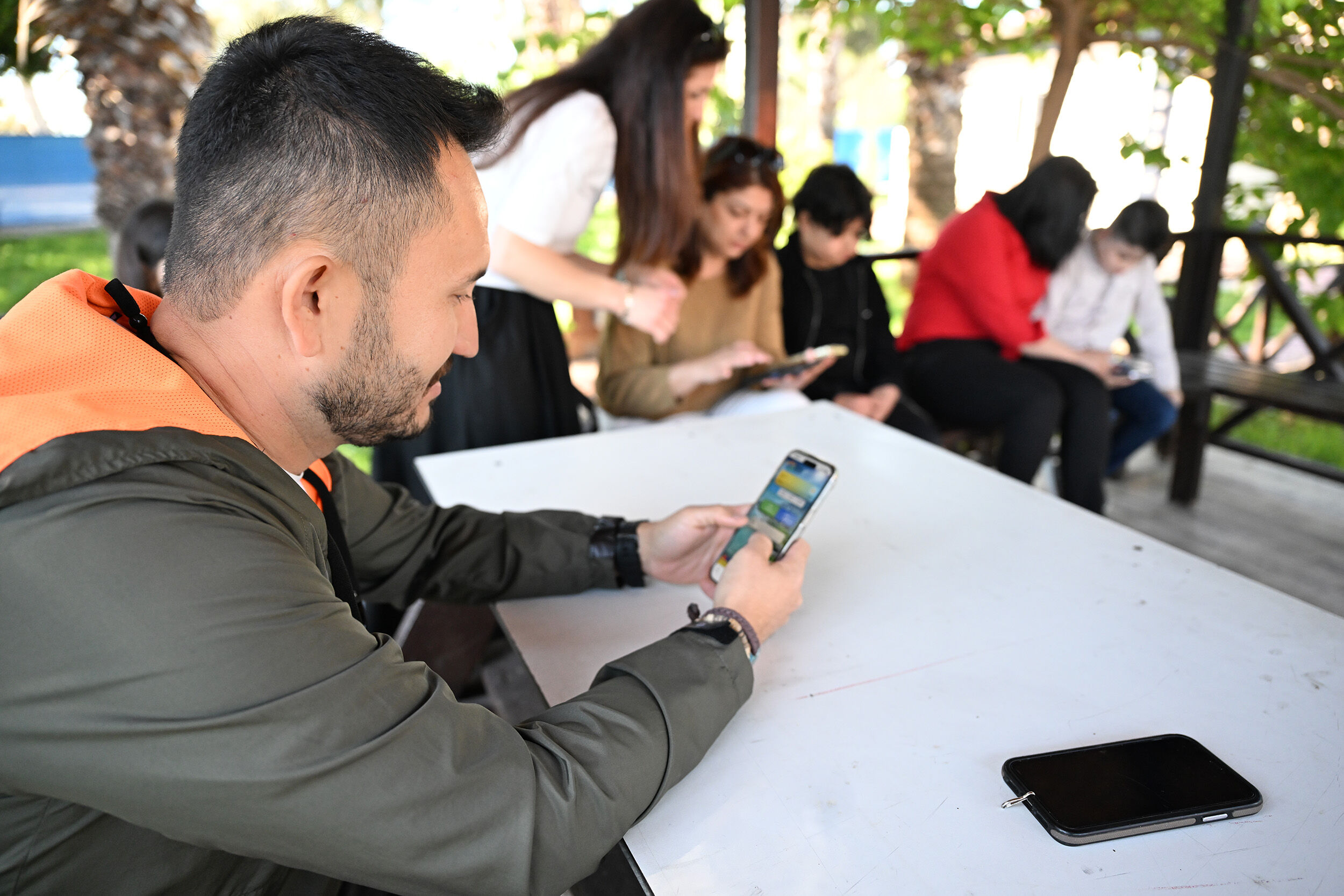 Mersi̇n Büyükşehi̇r Beledi̇yesi̇ ‘Çevresi̇n’ Mobi̇l Uygulamasini Kullanima Sundu (3)