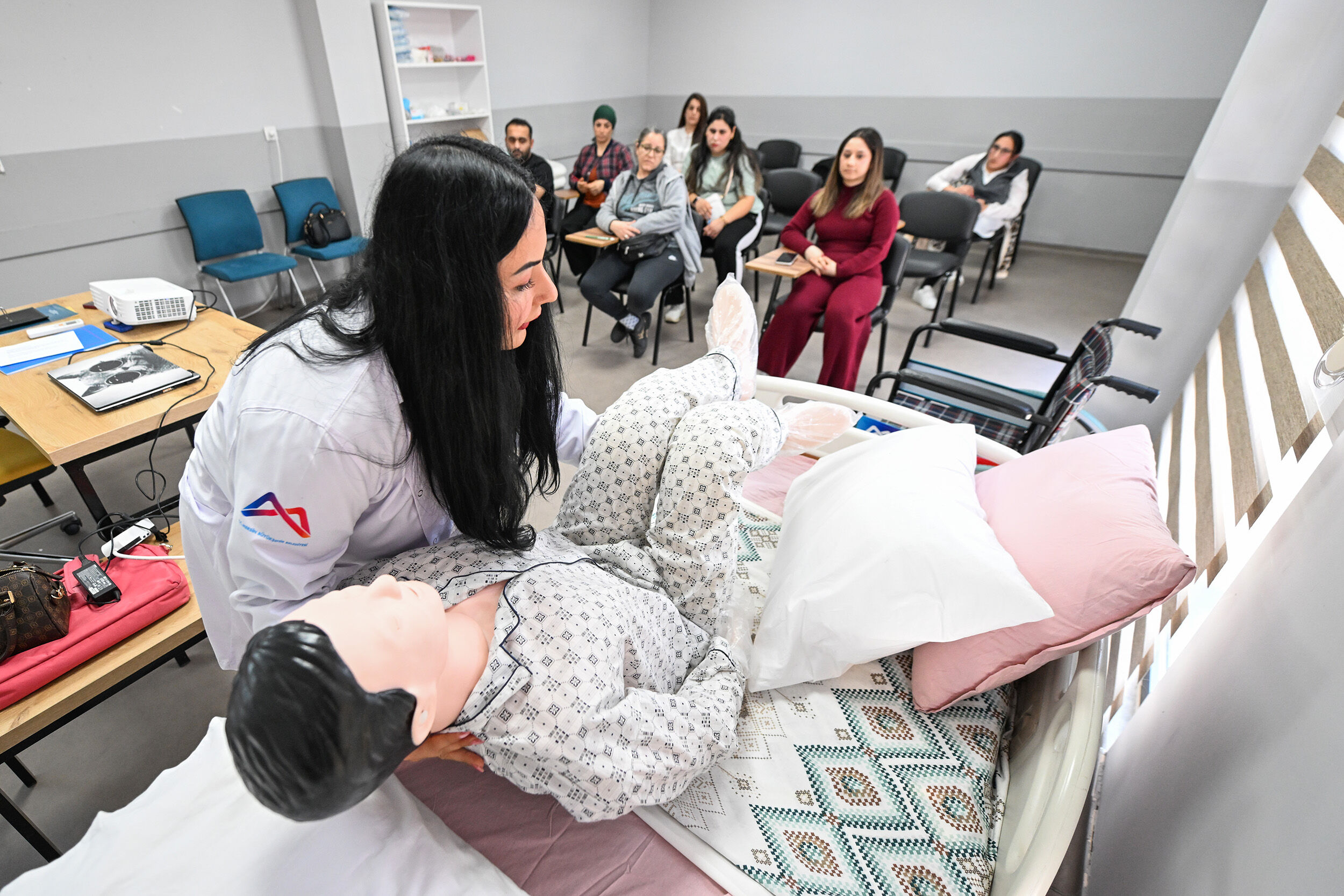 Mersi̇n Büyükşehi̇r Beledi̇yesi̇’ni̇n Ücretsi̇z Kurslari İsti̇hdamin Yolunu Açiyor (3)