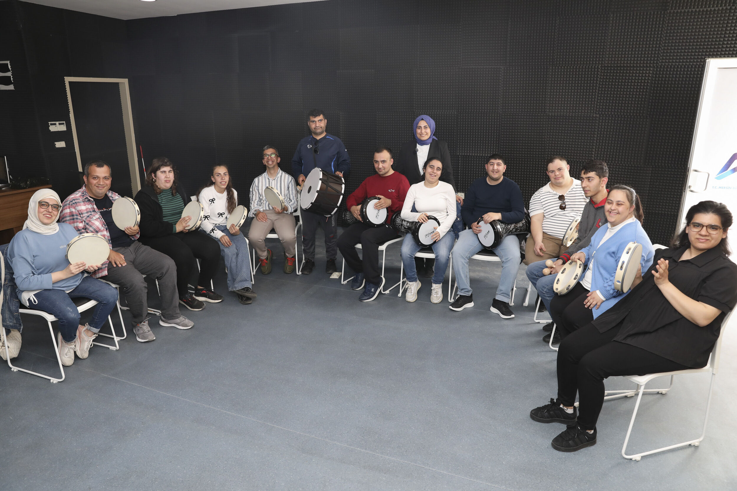 Mersi̇n Büyükşehi̇r Engelleri̇ Bu Kez Müzi̇ği̇n Ri̇tmi̇ İle Aşiyor (5)