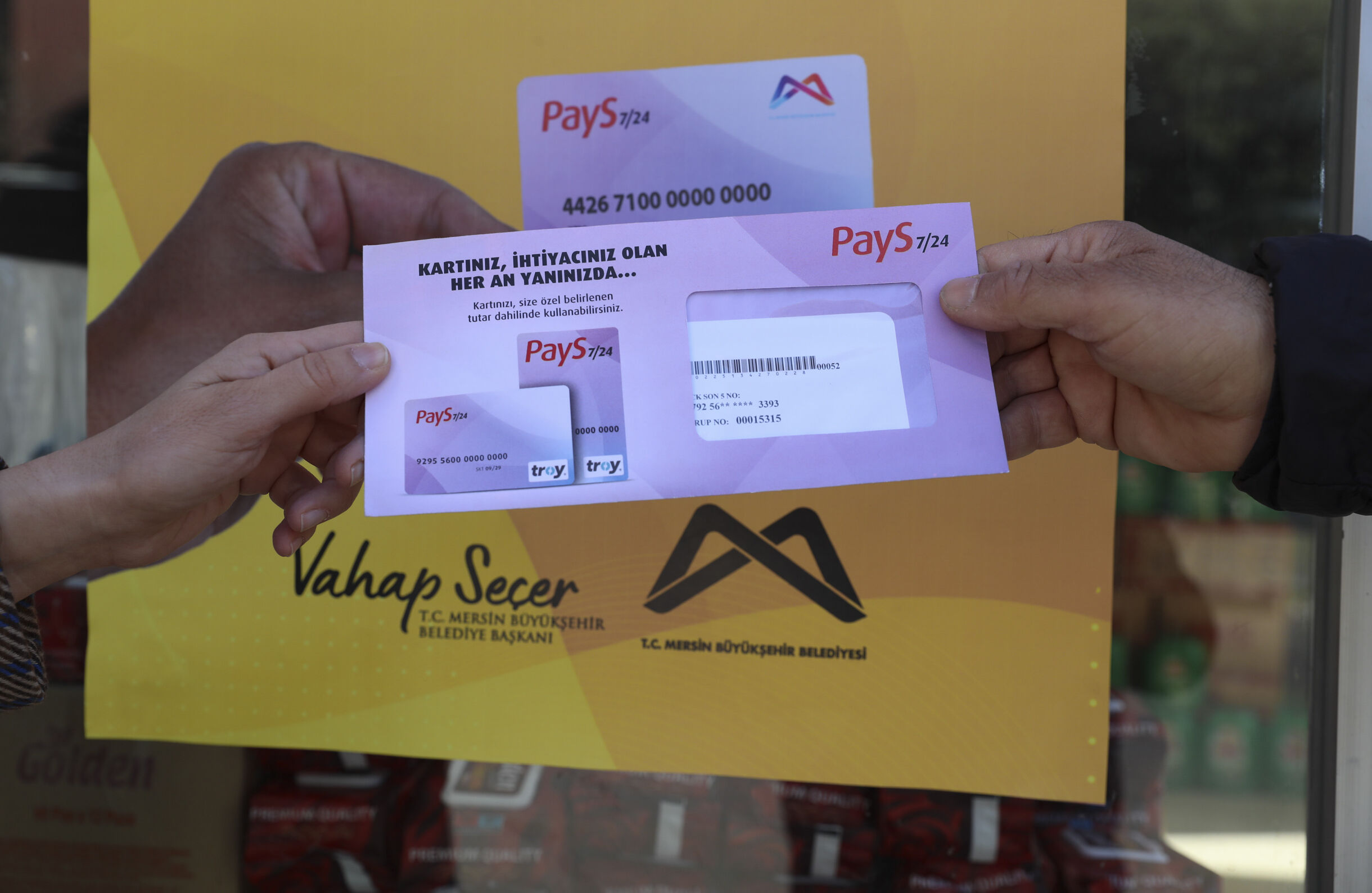 Mersi̇n Büyükşehi̇r, Halk Kart İle Hem Yurttaşa Hem Esnafa Destek Oluyor (1)
