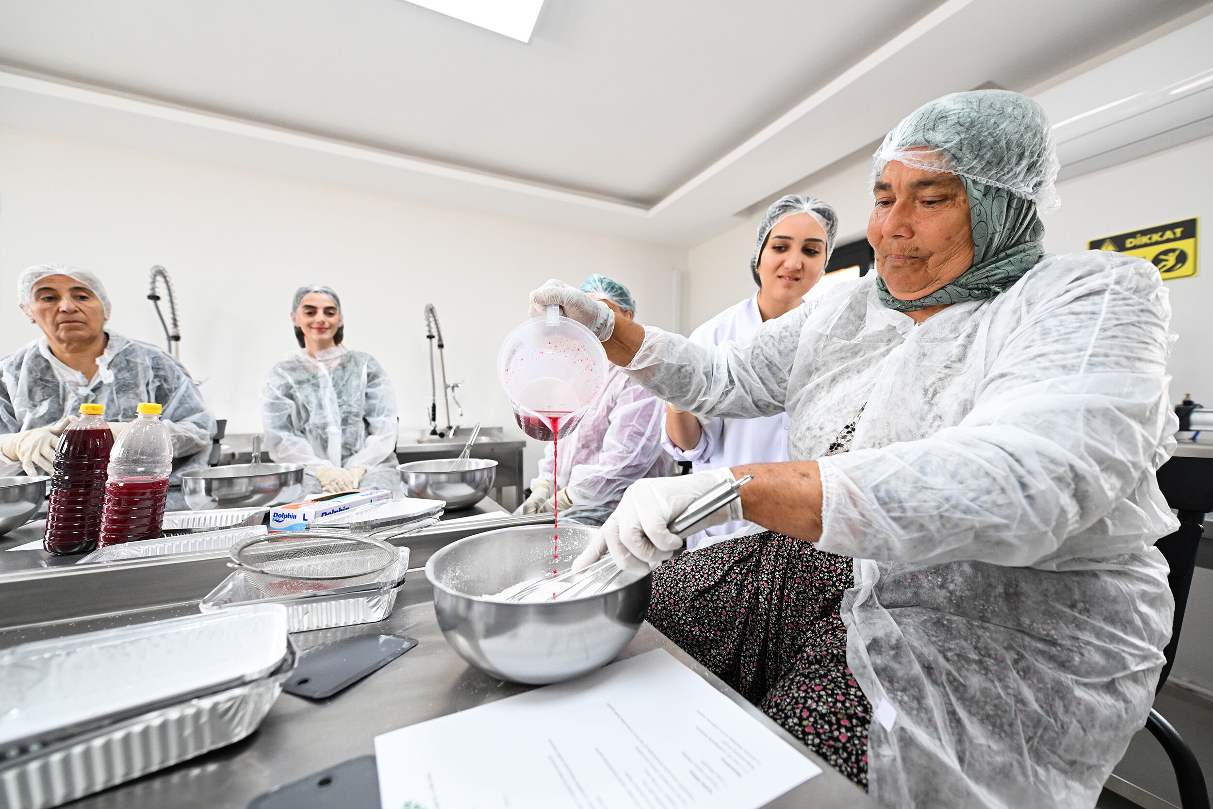 Mersi̇n Büyükşehi̇r Hamzabeyli̇ Köyümüz Atölye’de Geleneksel Tatlar Yeni̇den Yorumlaniyor (2)