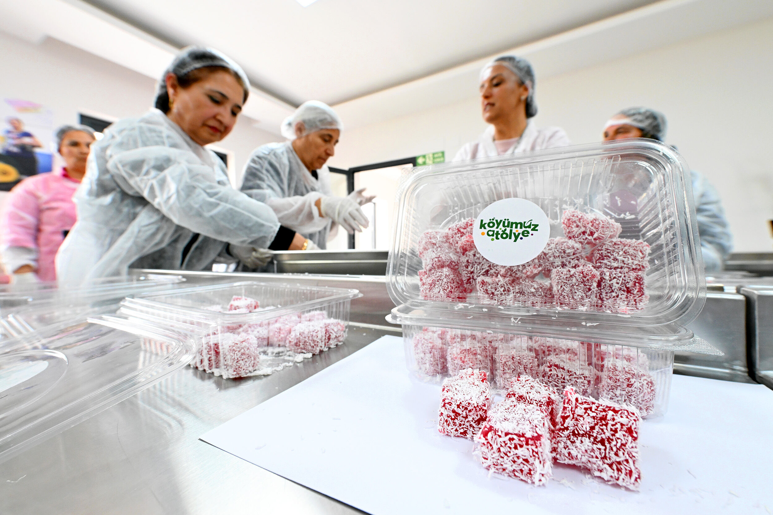 Mersi̇n Büyükşehi̇r Hamzabeyli̇ Köyümüz Atölye’de Geleneksel Tatlar Yeni̇den Yorumlaniyor (5)