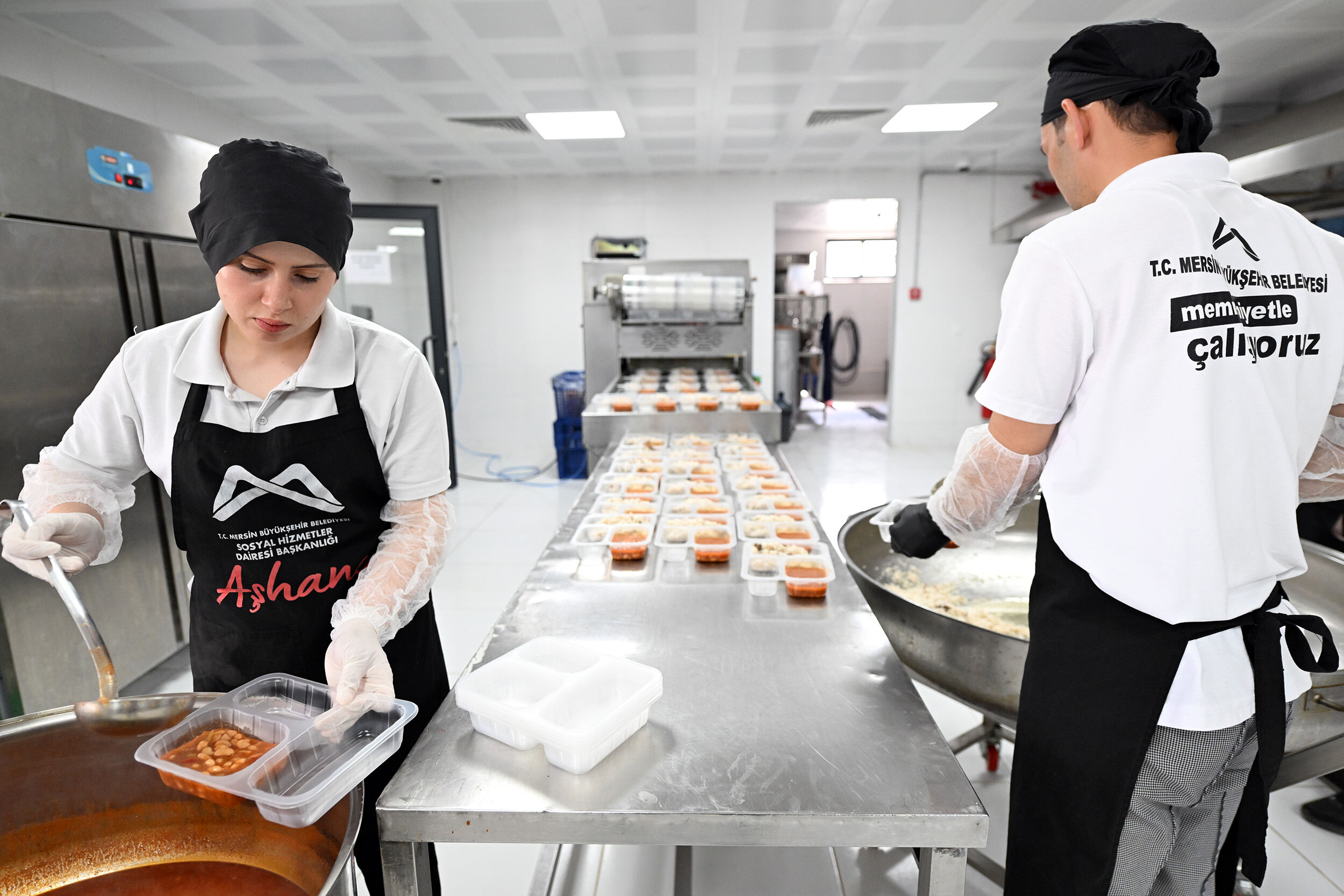 Mersi̇n Büyükşehi̇r’den Si̇li̇fke’de Gönülleri̇ Isitan Hi̇zmet (5)