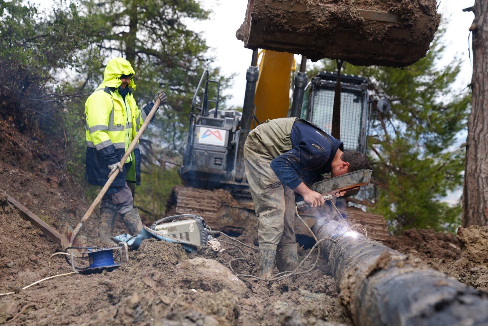 Meski̇’den Heyelan Sonrasi Zarar Gören İçme Suyu Hattina Aninda Müdahale (2)-1