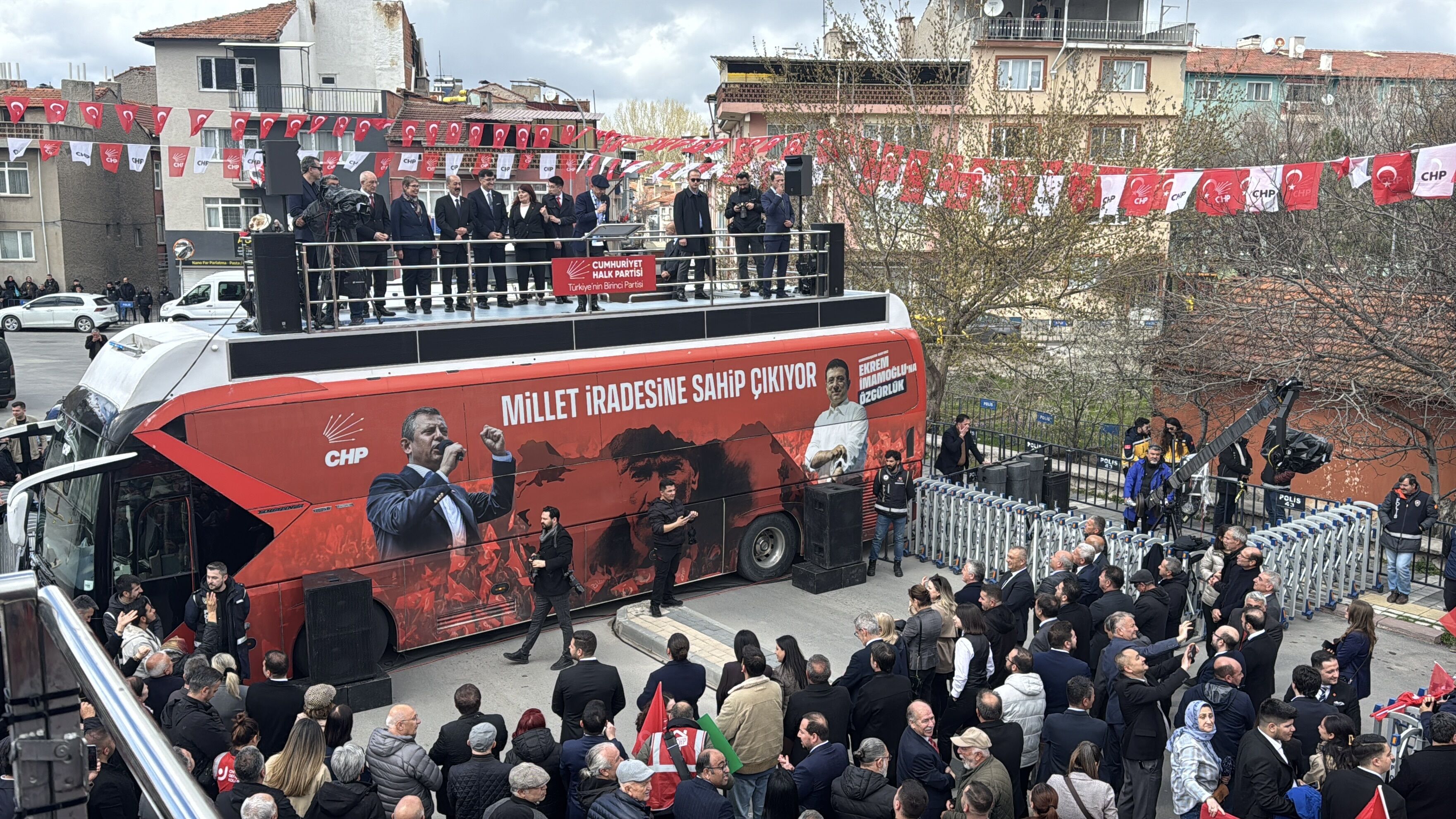 O Z E L C E S A R E T I N V A R S A V A T A N D A S I N O N U N E S 1245083 370446