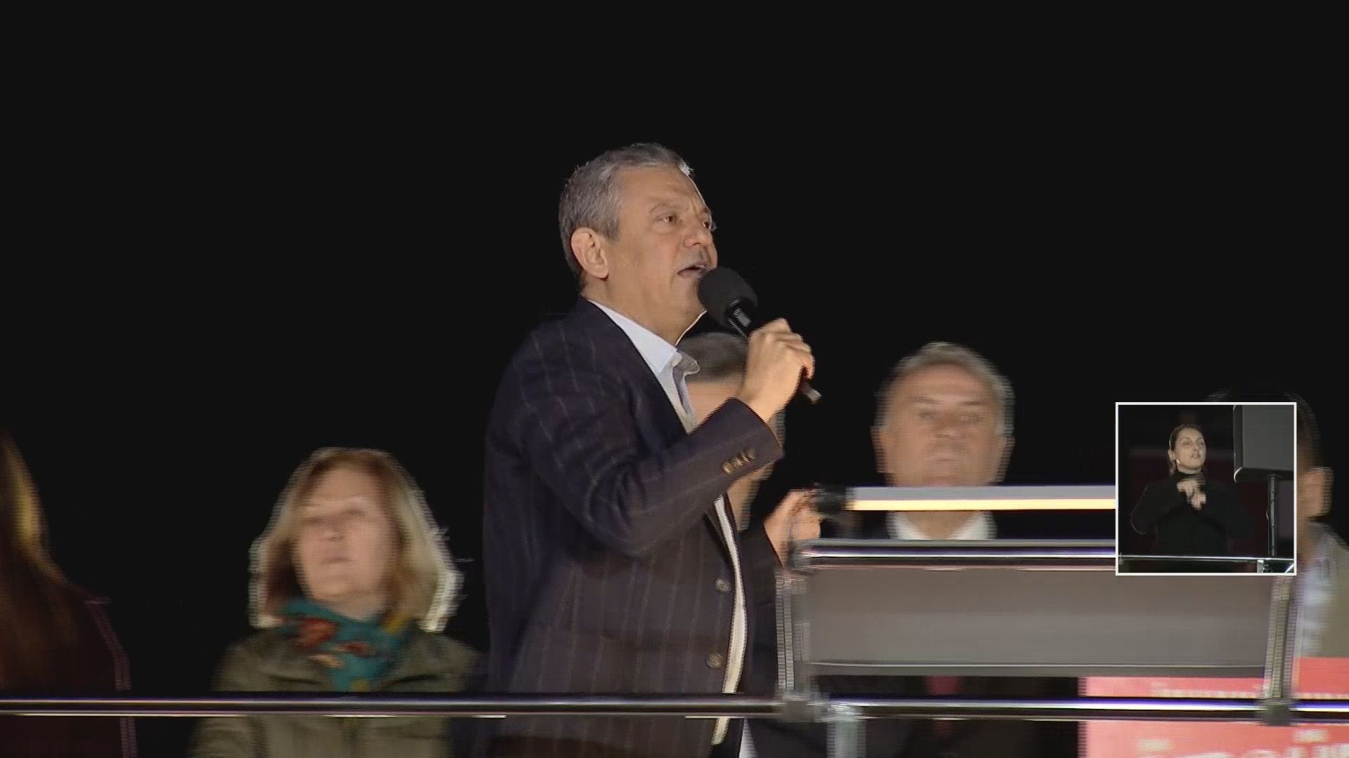 O Z G U R O Z E L A T A S E H I R D E K O N U S T U 1270124 377997