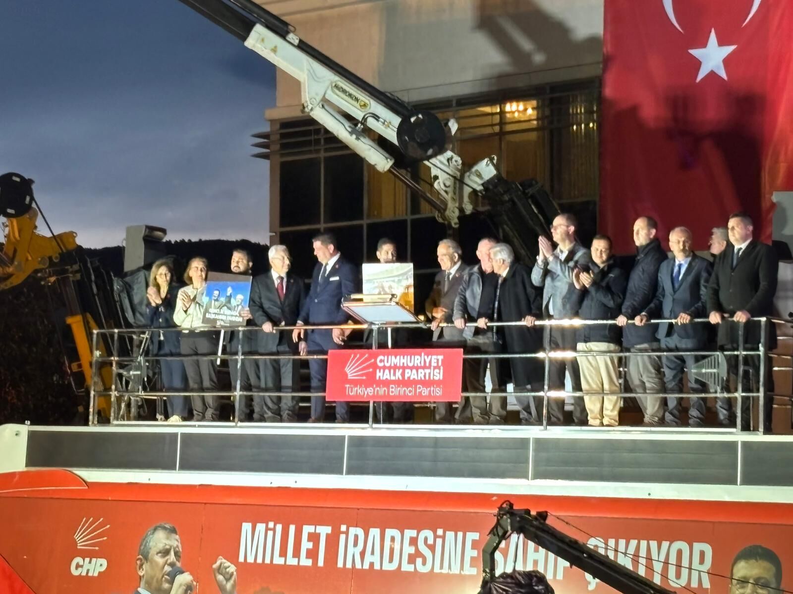 O Z G U R O Z E L B O Z B E Y A Y D I N’ D A K I S O Z D E T O 1243820 370056