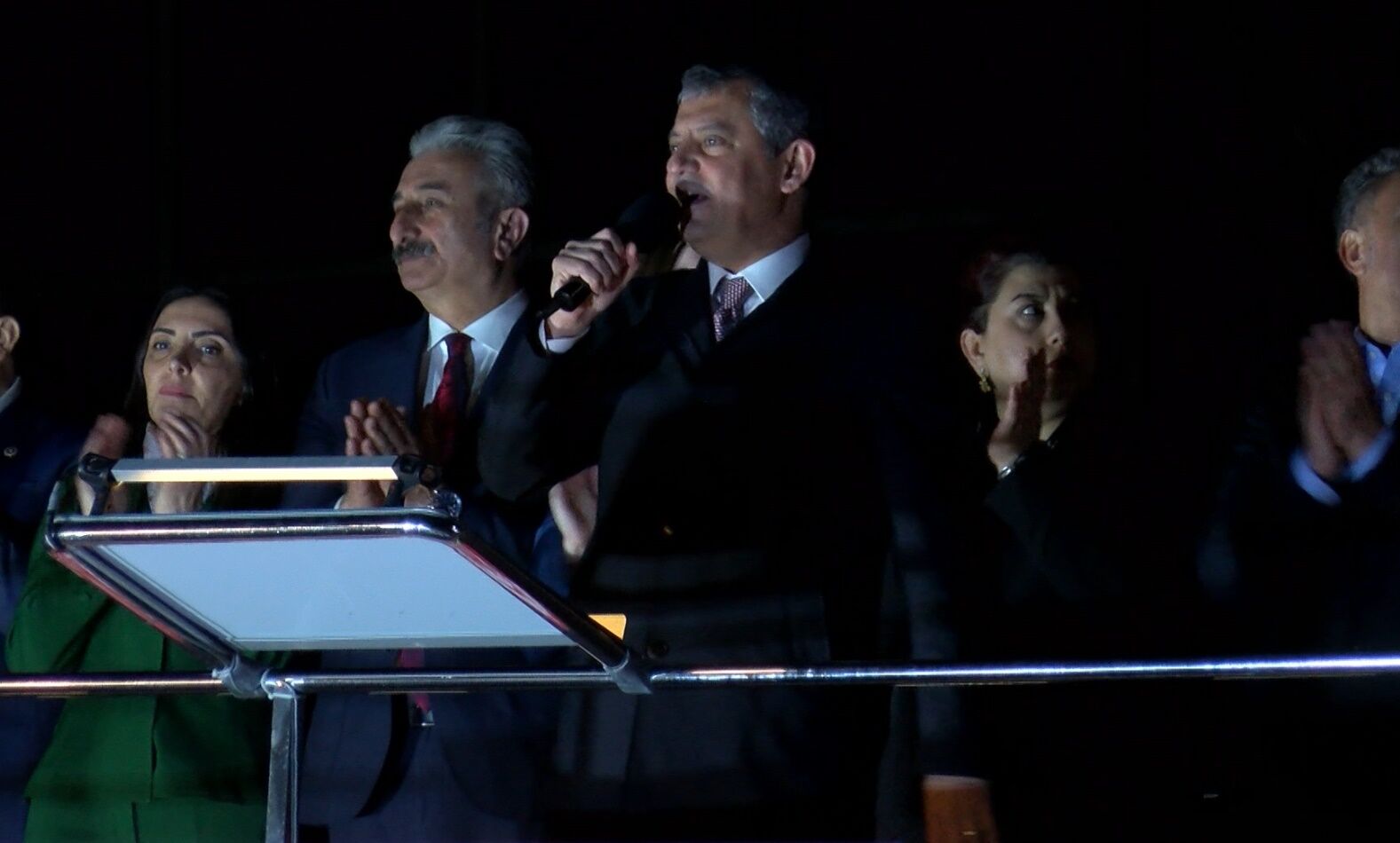 O Z G U R O Z E L B O Z B E Y A Y D I N’ D A K I S O Z D E T O 1243824 370056