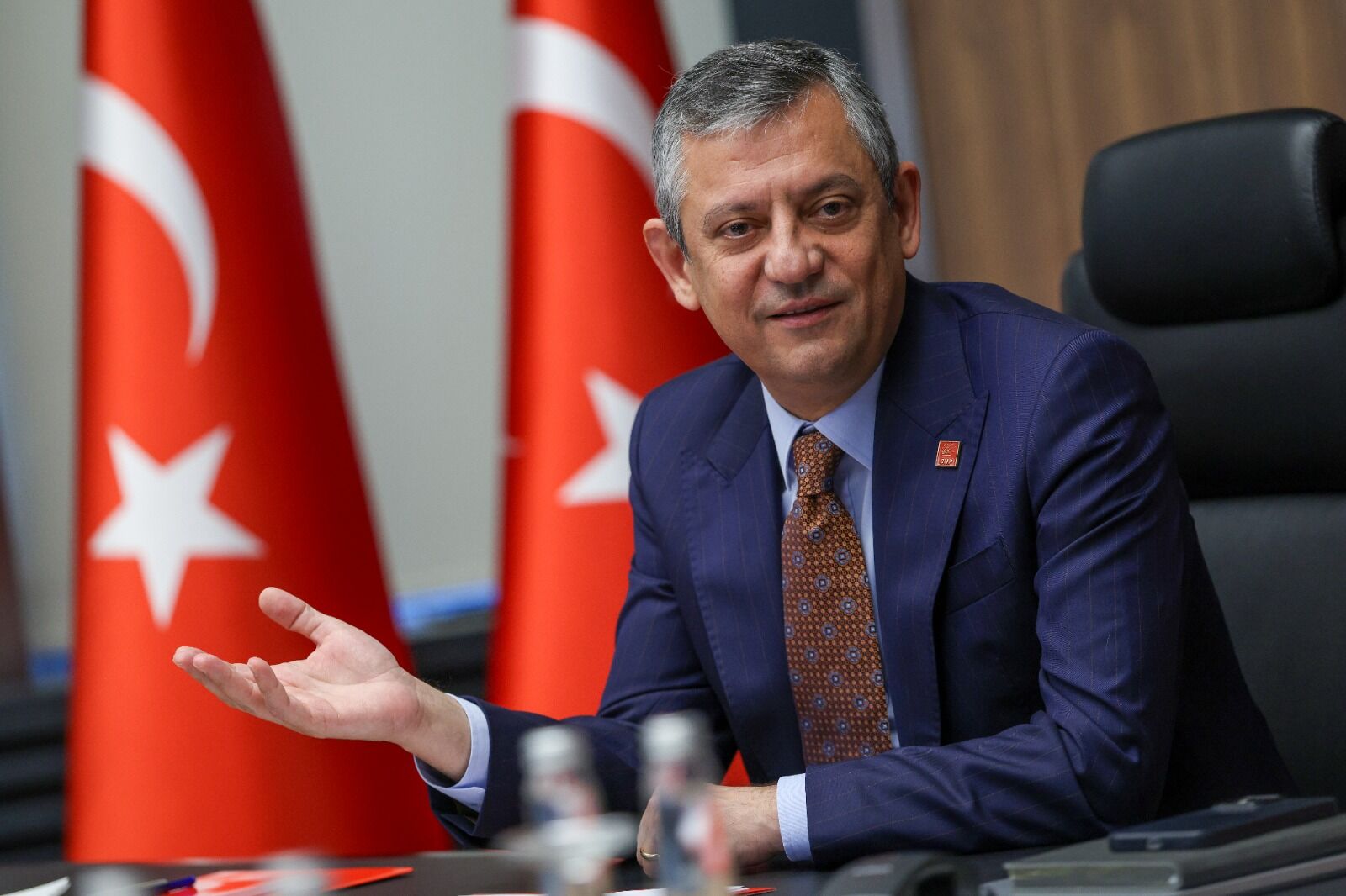 O Z G U R O Z E L H E P B I R L I K T E I K T I D A R A Y U R U Y E 1278426 380433