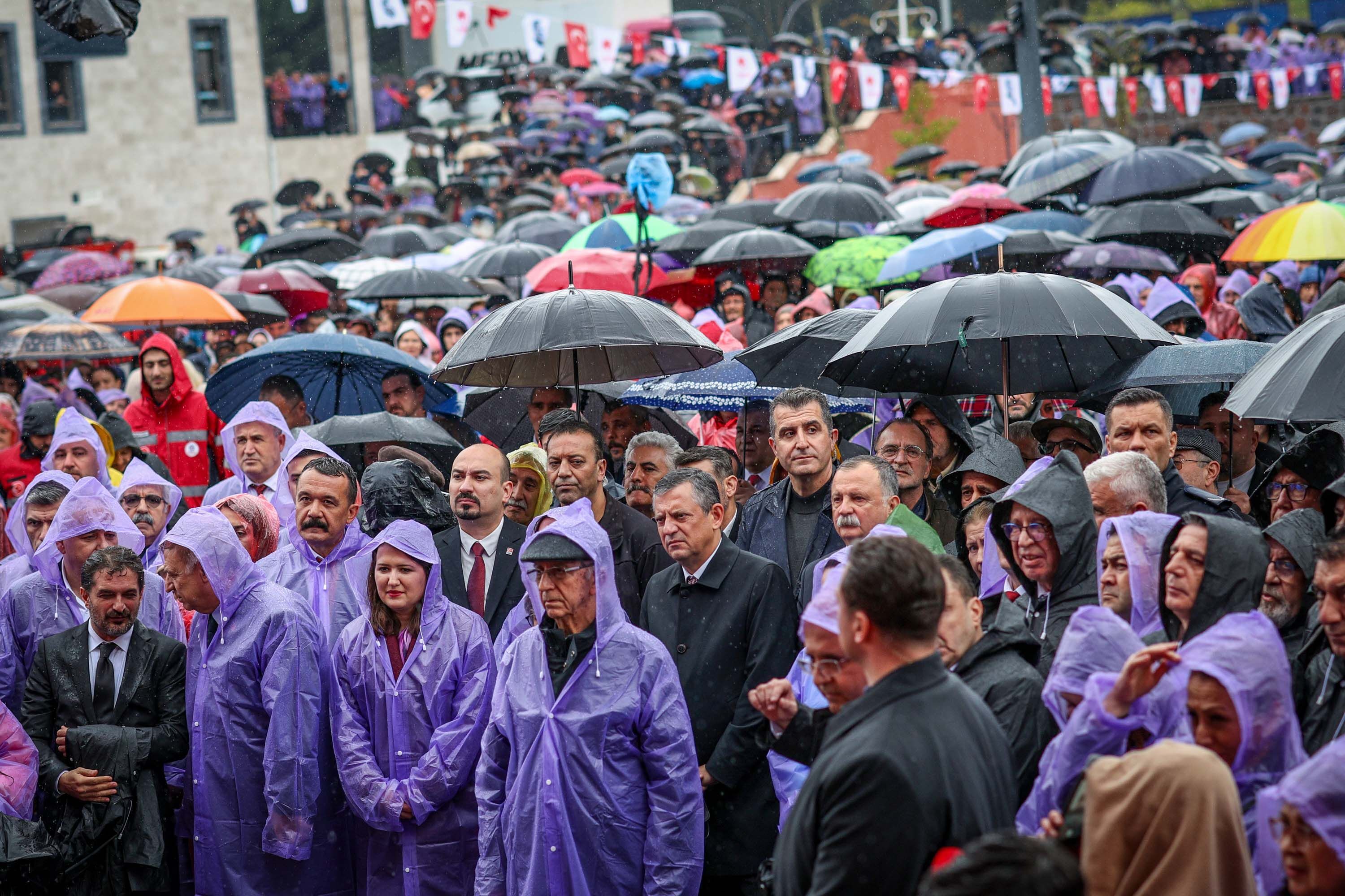 O Z G U R O Z E L N O R M A L B I R S I Y A S I P A R T I K A L D 1243696 370020