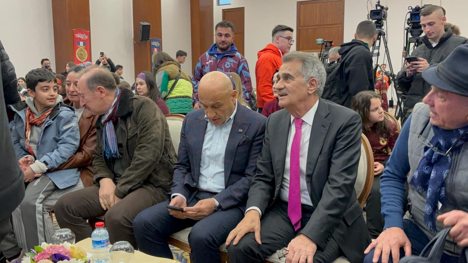 S E N O L G U N E S T R A B Z O N G U N L E R I’ N D E B A S K E N T 1257506 374188