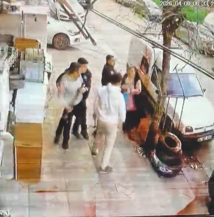 S U L T A N G A Z I D E Z I H I N S E L E N G E L L I V E A N N E S I 1254648 373364