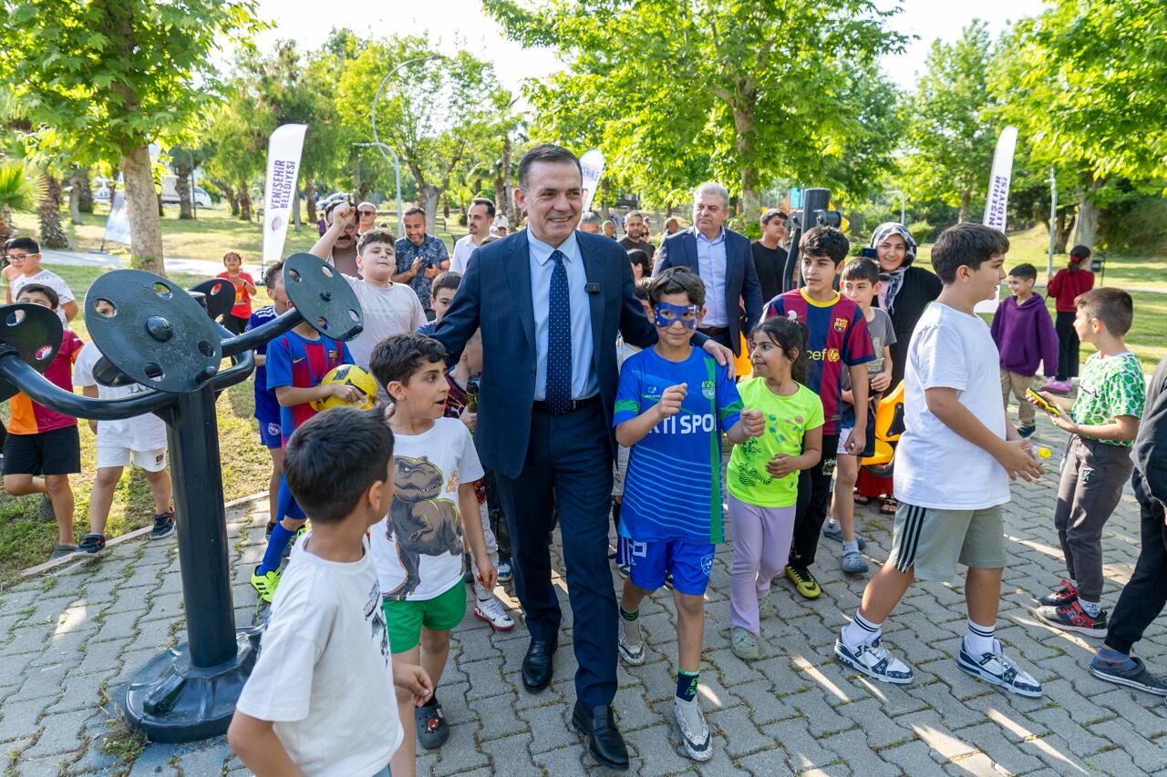 Başkan Özyiğit, ‘Halı Saha’ Sözünü Tuttu (11)