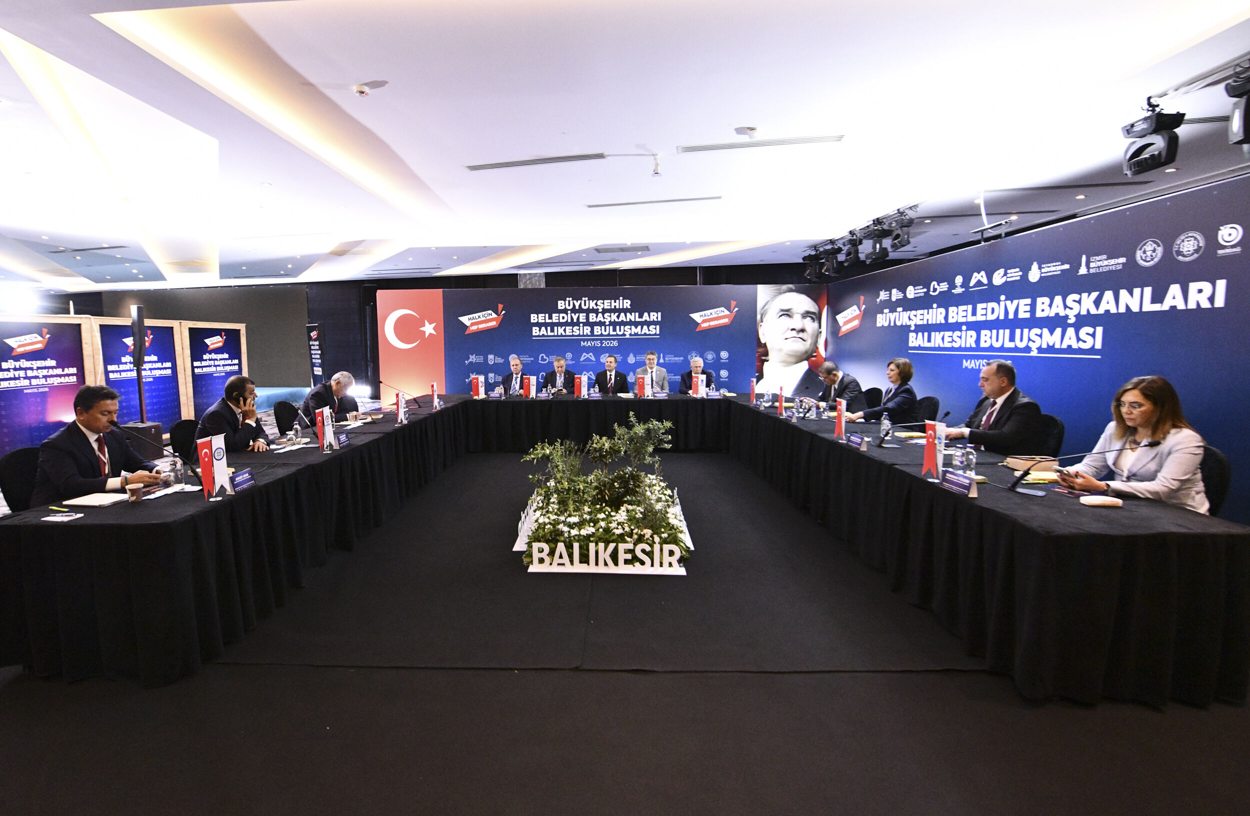 Başkan Seçer, ‘Büyükşehi̇r Beledi̇ye Başkanlari Balikesi̇r Buluşmasi’na Katildi (6)